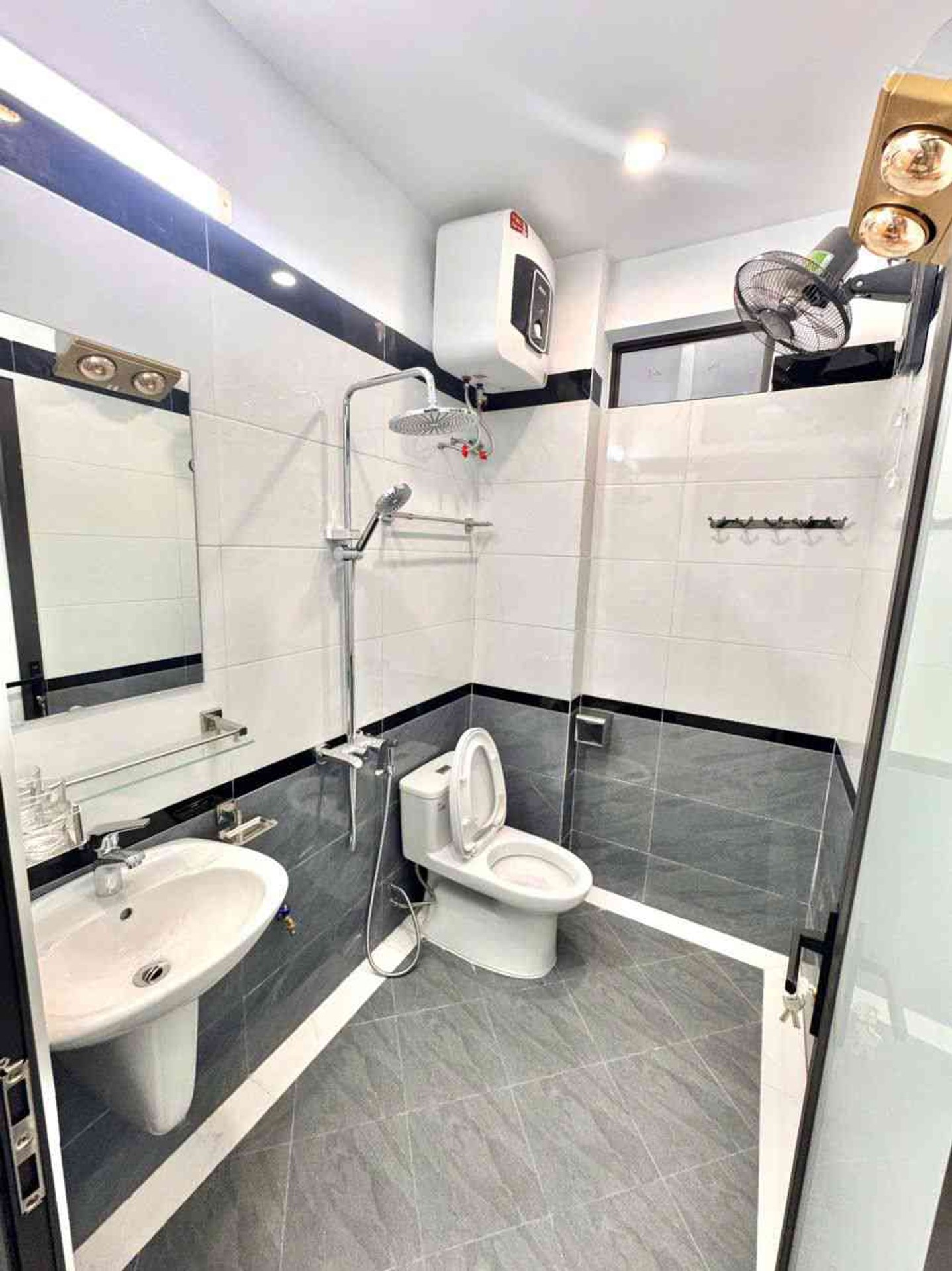 Bán nhà Nam Dư - diện tích 55m2 5 tầng - Mặt phố kinh doanh sầm uất - giá 18 tỷ