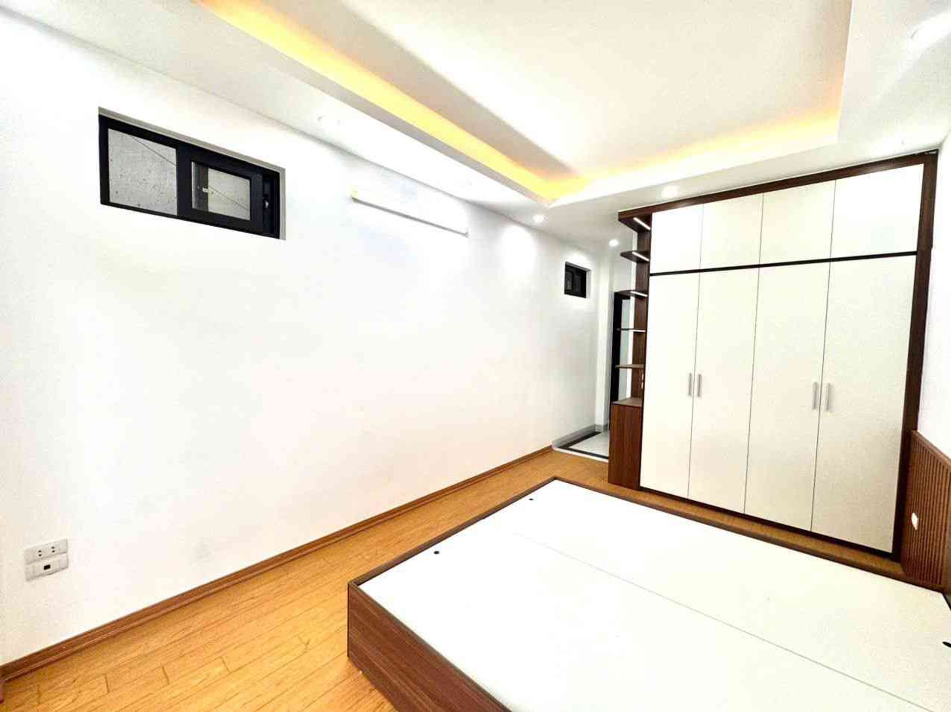 Bán nhà Nam Dư - diện tích 55m2 5 tầng - Mặt phố kinh doanh sầm uất - giá 18 tỷ