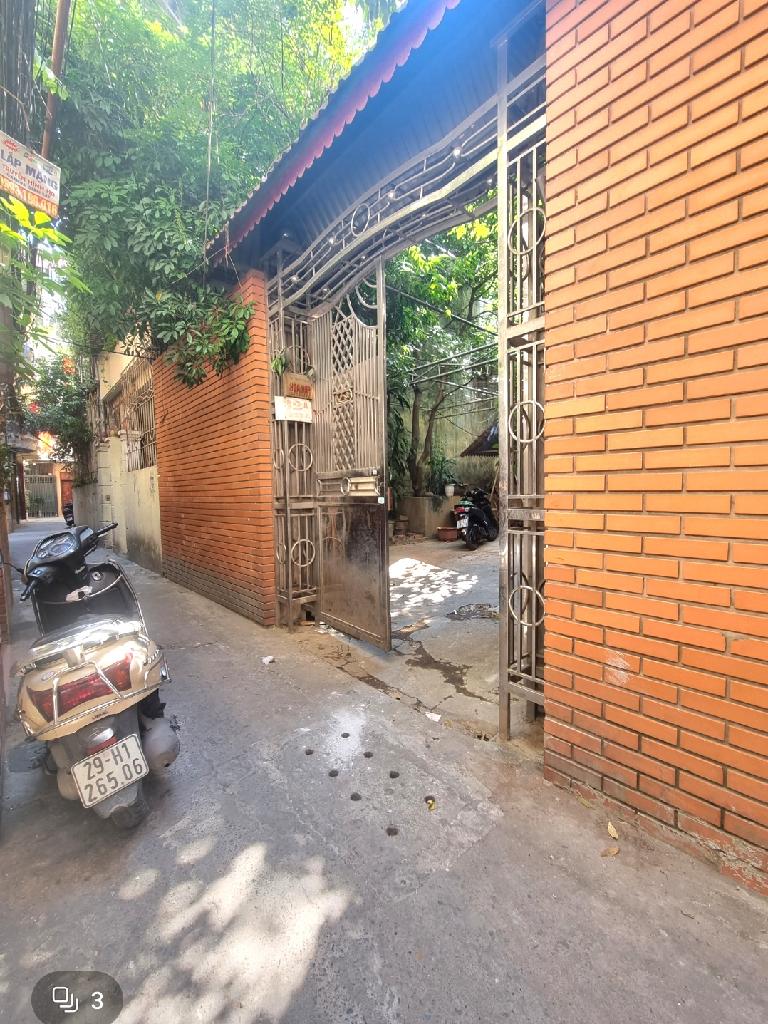 Bán nhà Đường Láng - diện tích 215m2 3 tầng - Đang cập nhật - giá 34 tỷ