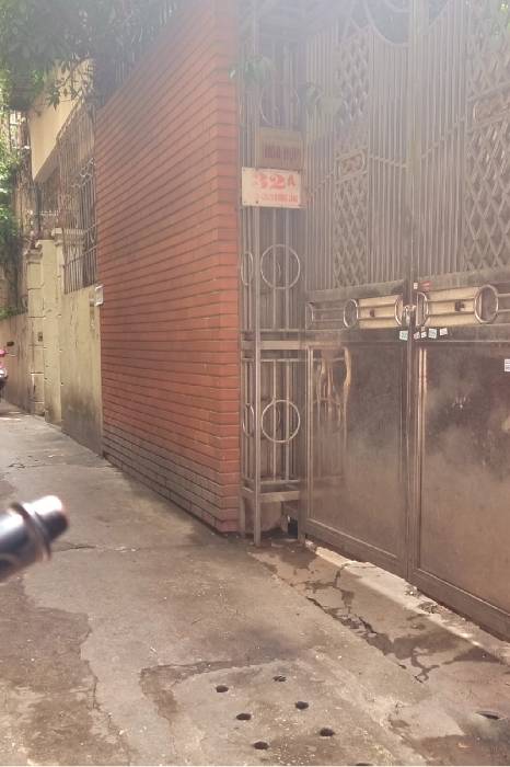 Bán nhà Đường Láng - diện tích 215m2 3 tầng - Đang cập nhật - giá 34 tỷ