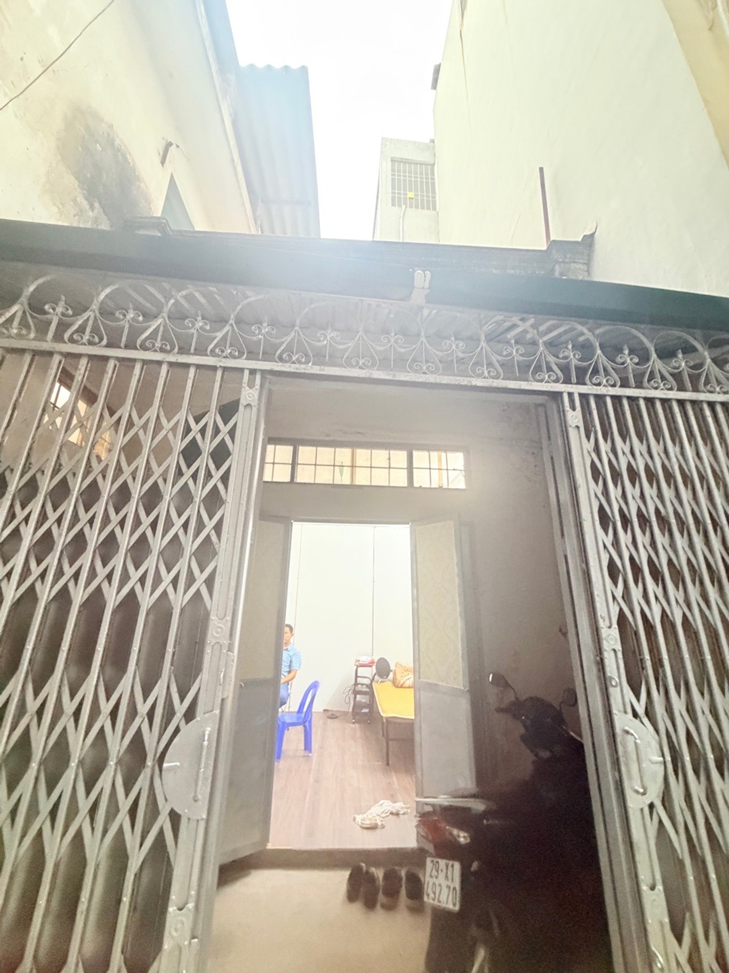 Bán nhà Định Công Thượng - diện tích 40m2 1.5 tầng - Mặt tiền rộng 6m - giá 5,6 tỷ