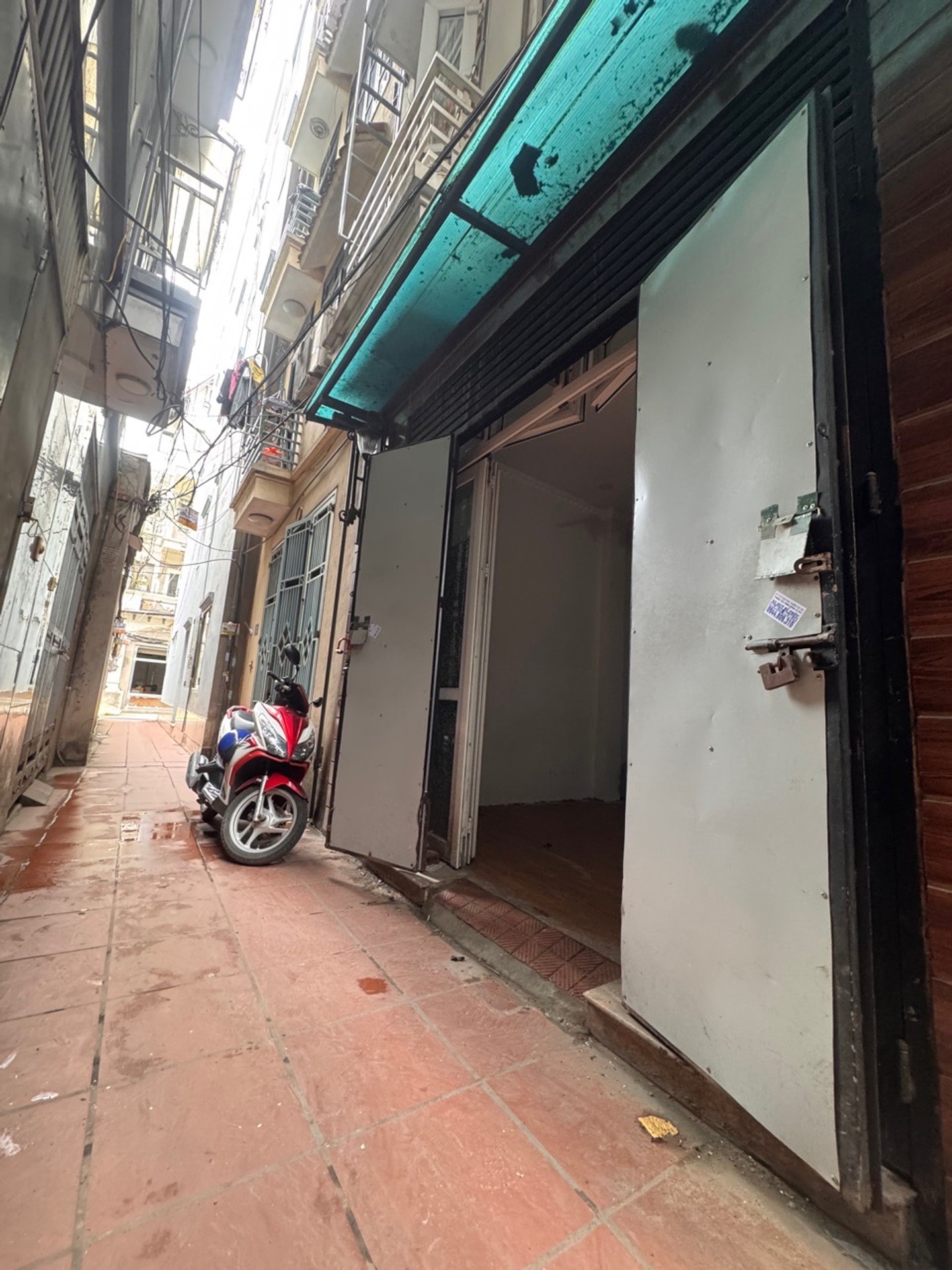 Bán nhà Lĩnh Nam - diện tích 30m2 5 tầng - Ô TÔ ĐỖ CỔNG - giá 7,5 tỷ