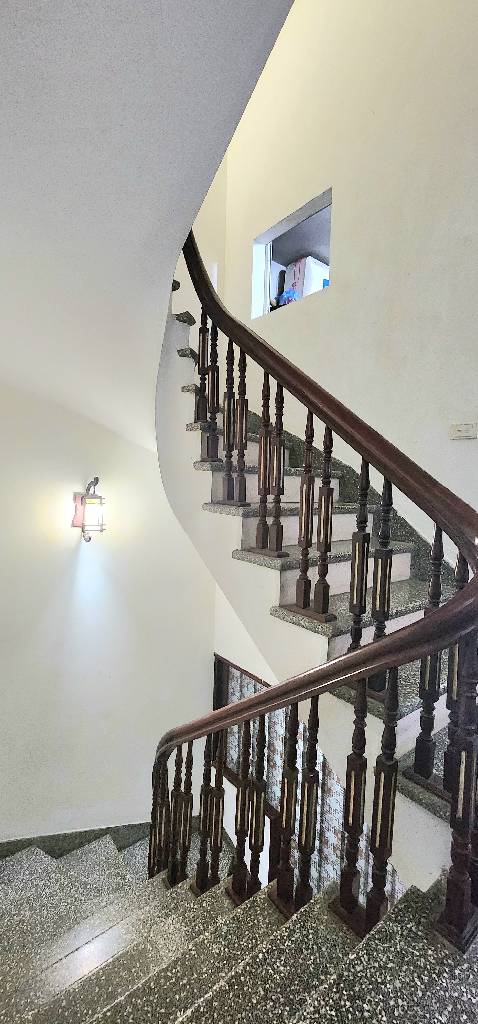 Bán nhà Hai Bà Trưng - diện tích 44m2 5 tầng - LÔ GÓC - KINH DOANH CỰC TỐT - giá 12,9 tỷ