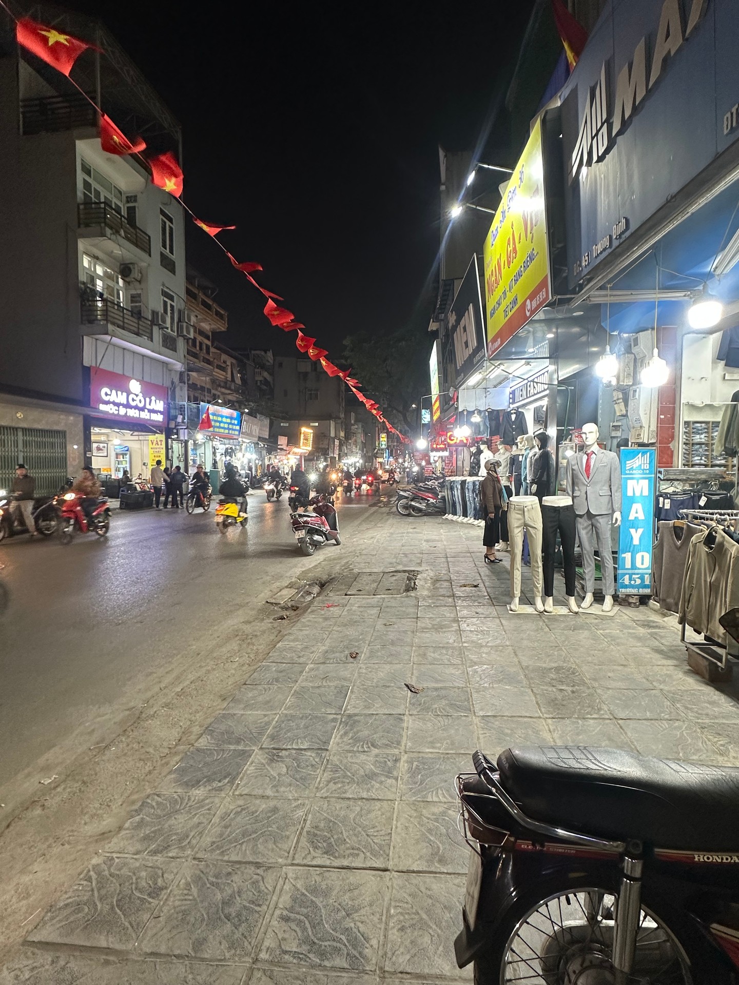 Bán nhà Trương Định - diện tích 257m2 4 tầng - Mặt phố - giá 65 tỷ