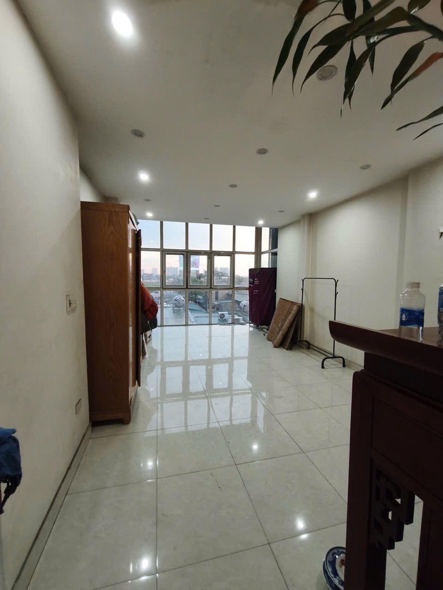 Bán nhà Sở Thượng - diện tích 56m2 3 tầng - Mặt phố kinh doanh - giá 23,5 tỷ