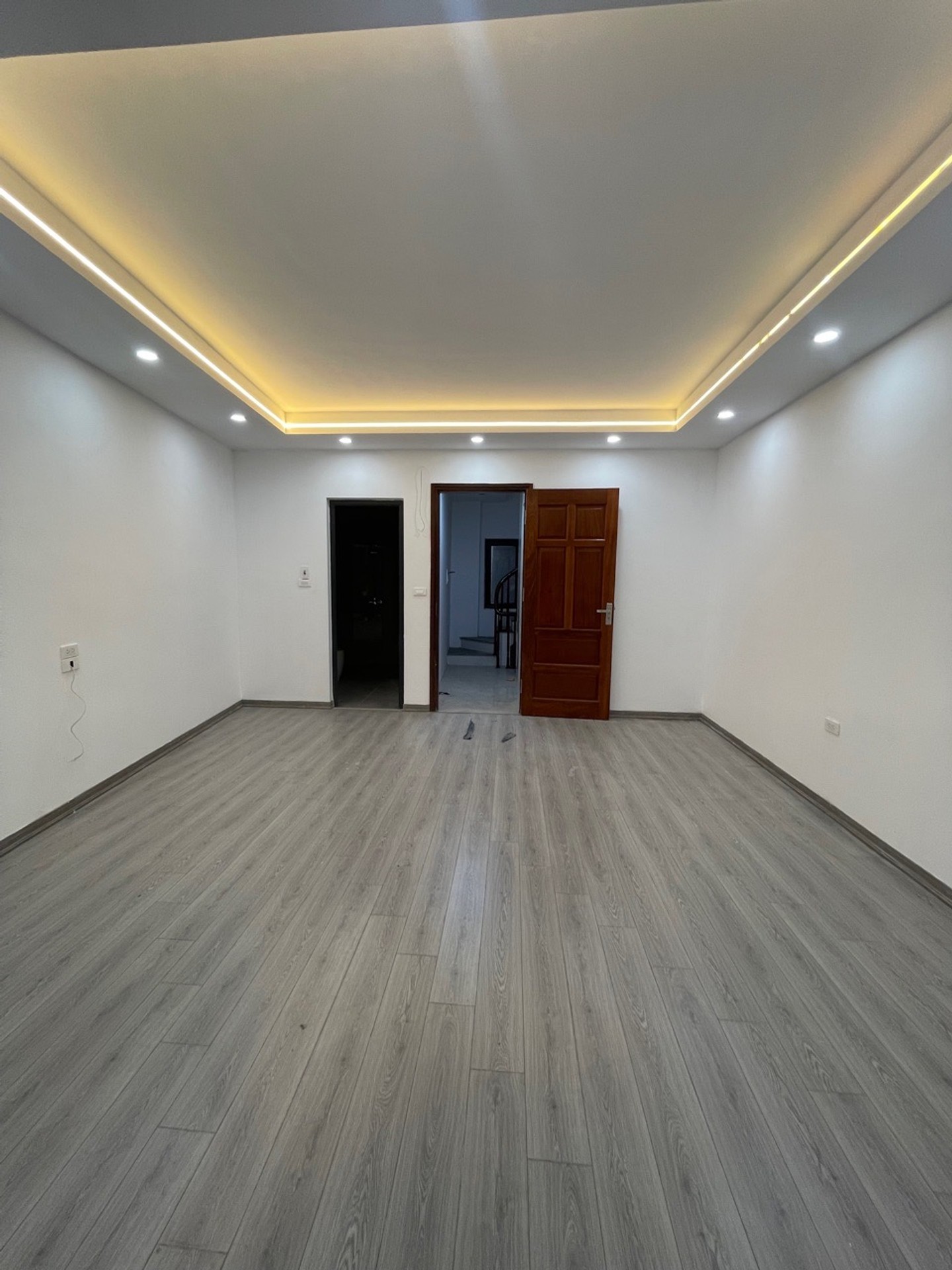 Bán nhà Hoa Lư - diện tích 38m2 5 tầng - Ô tô qua cổng - giá 14,8 tỷ