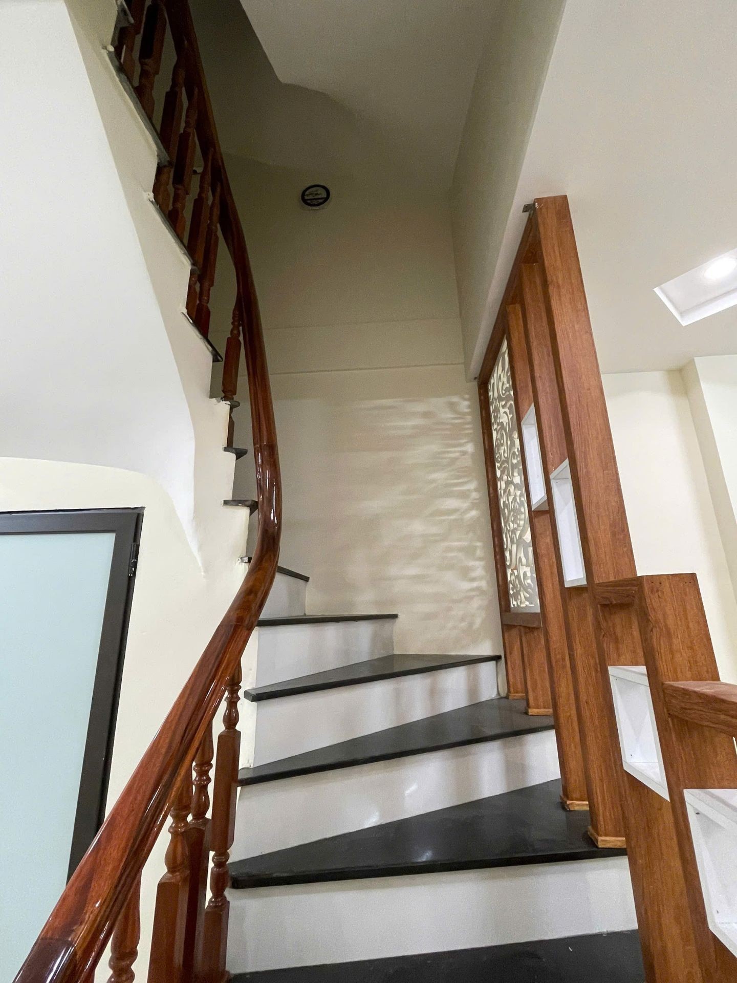 Bán nhà Kim Ngưu - diện tích 45m2 5 tầng - Nhà đẹp xây KCBT chắc chắn - giá 11 tỷ