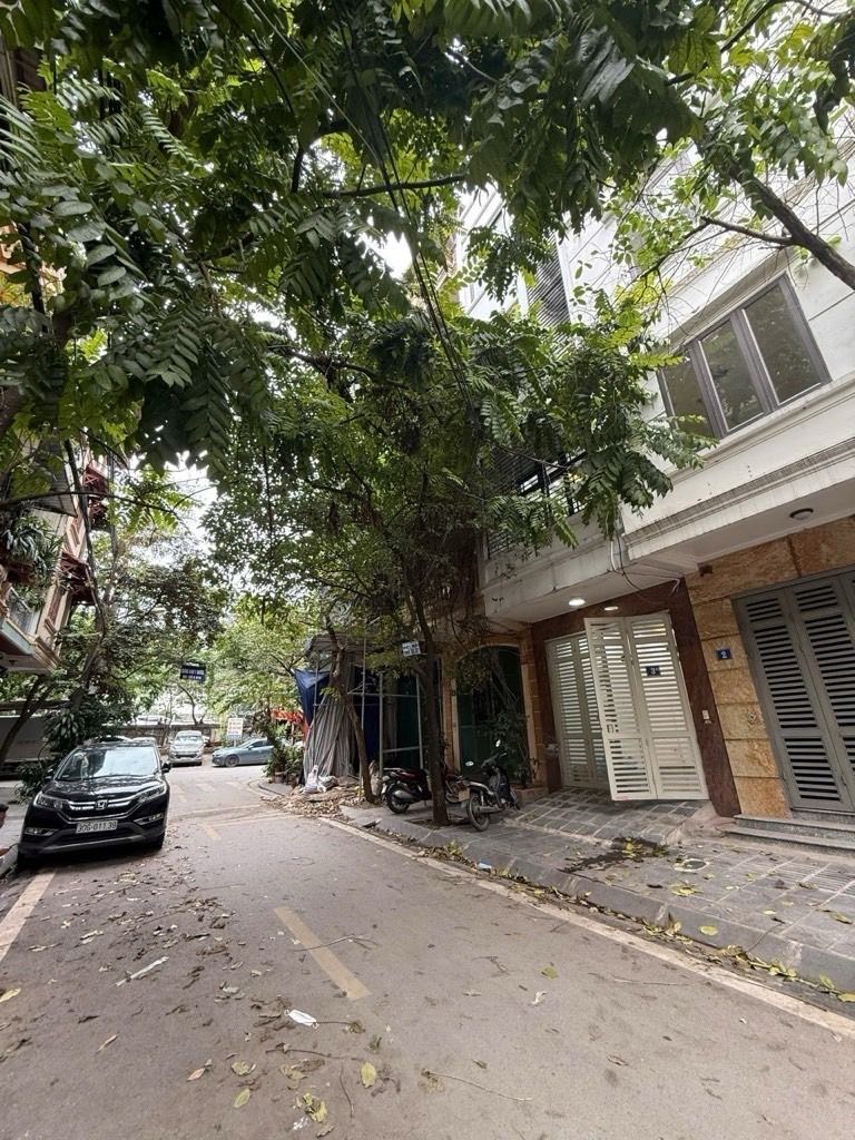 Bán nhà Đầm Trấu - diện tích 43m2 5 tầng - ô tô dừng đỗ - giá 19,8 tỷ
