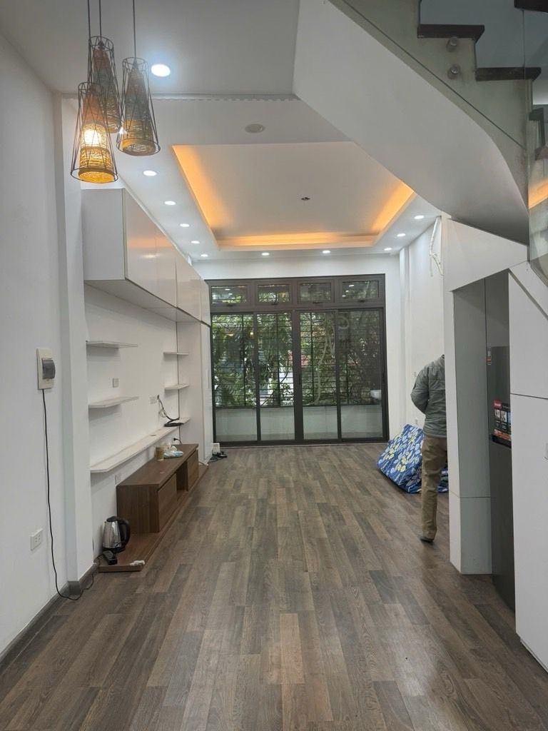 Bán nhà Đầm Trấu - diện tích 43m2 5 tầng - ô tô dừng đỗ - giá 19,8 tỷ