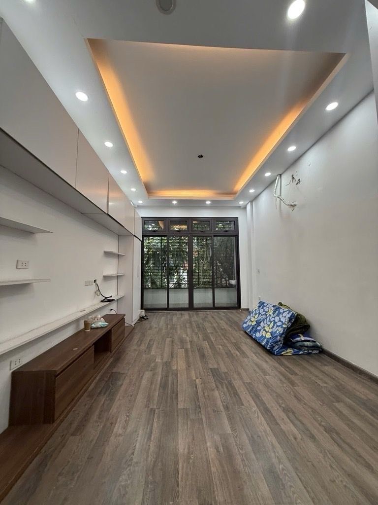 Bán nhà Đầm Trấu - diện tích 43m2 5 tầng - ô tô dừng đỗ - giá 19,8 tỷ