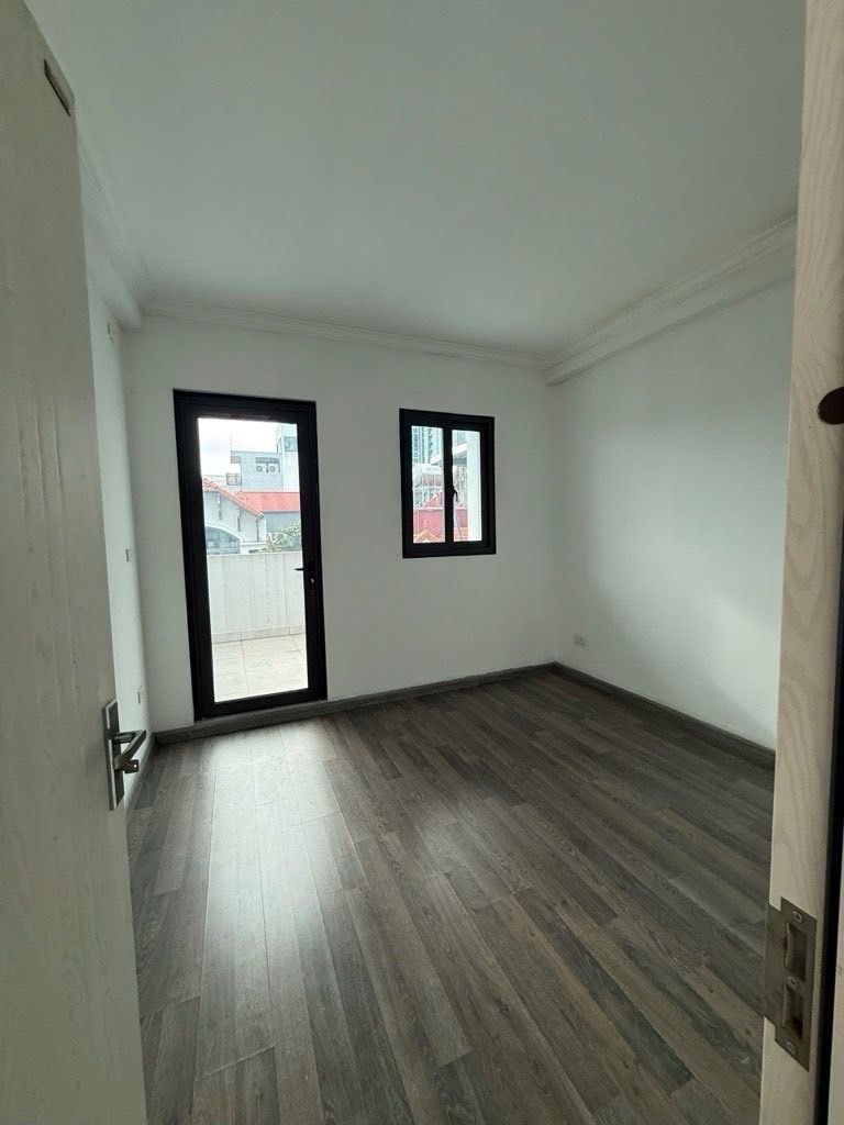 Bán nhà Đầm Trấu - diện tích 43m2 5 tầng - ô tô dừng đỗ - giá 19,8 tỷ