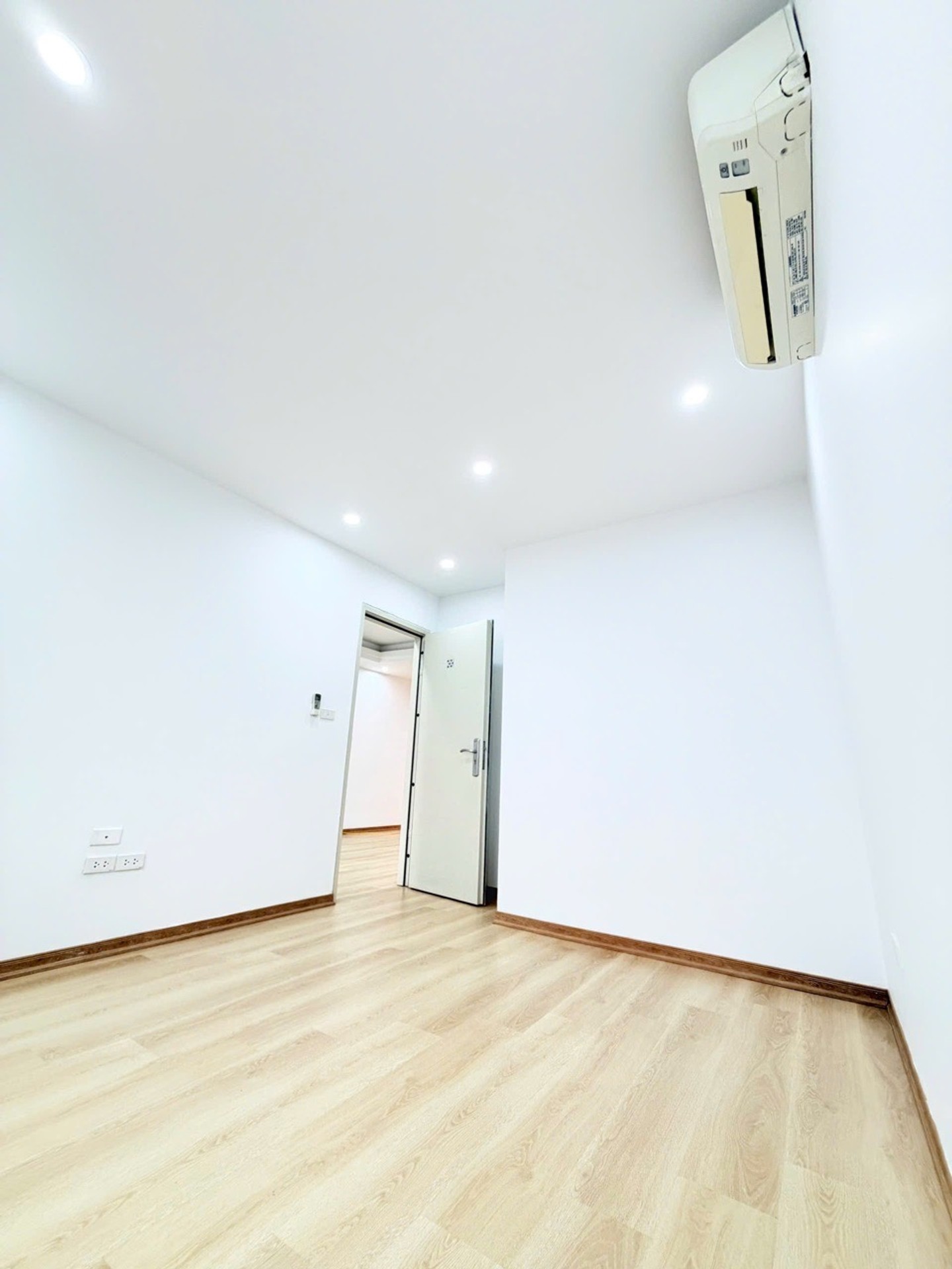 Bán nhà Tam Trinh - diện tích 75m2 1 tầng - Căn góc - giá 5,39 tỷ
