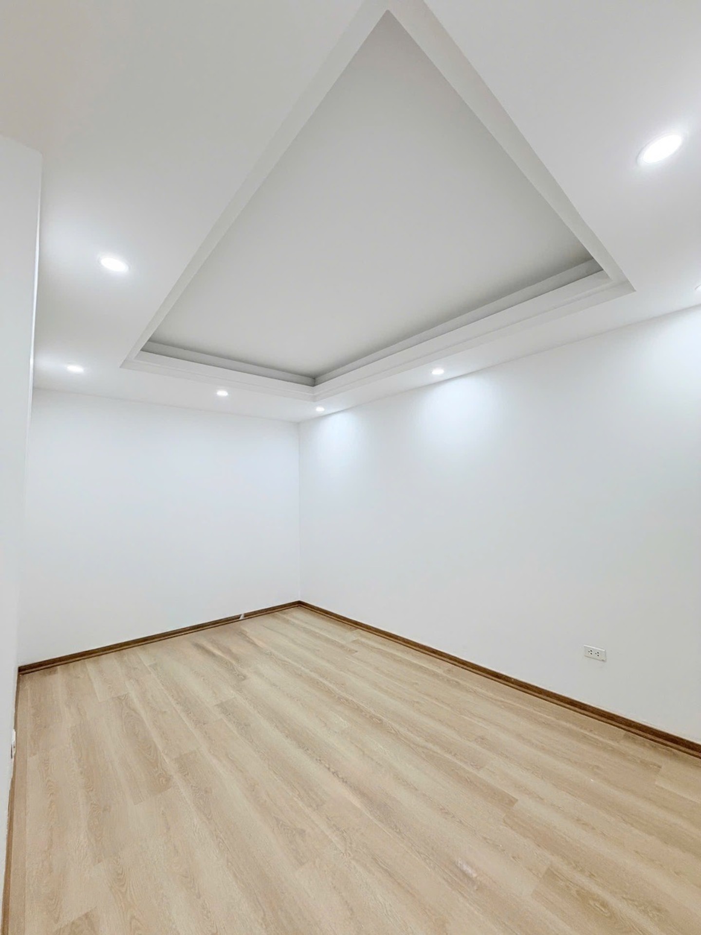 Bán nhà Tam Trinh - diện tích 75m2 1 tầng - Căn góc - giá 5,39 tỷ