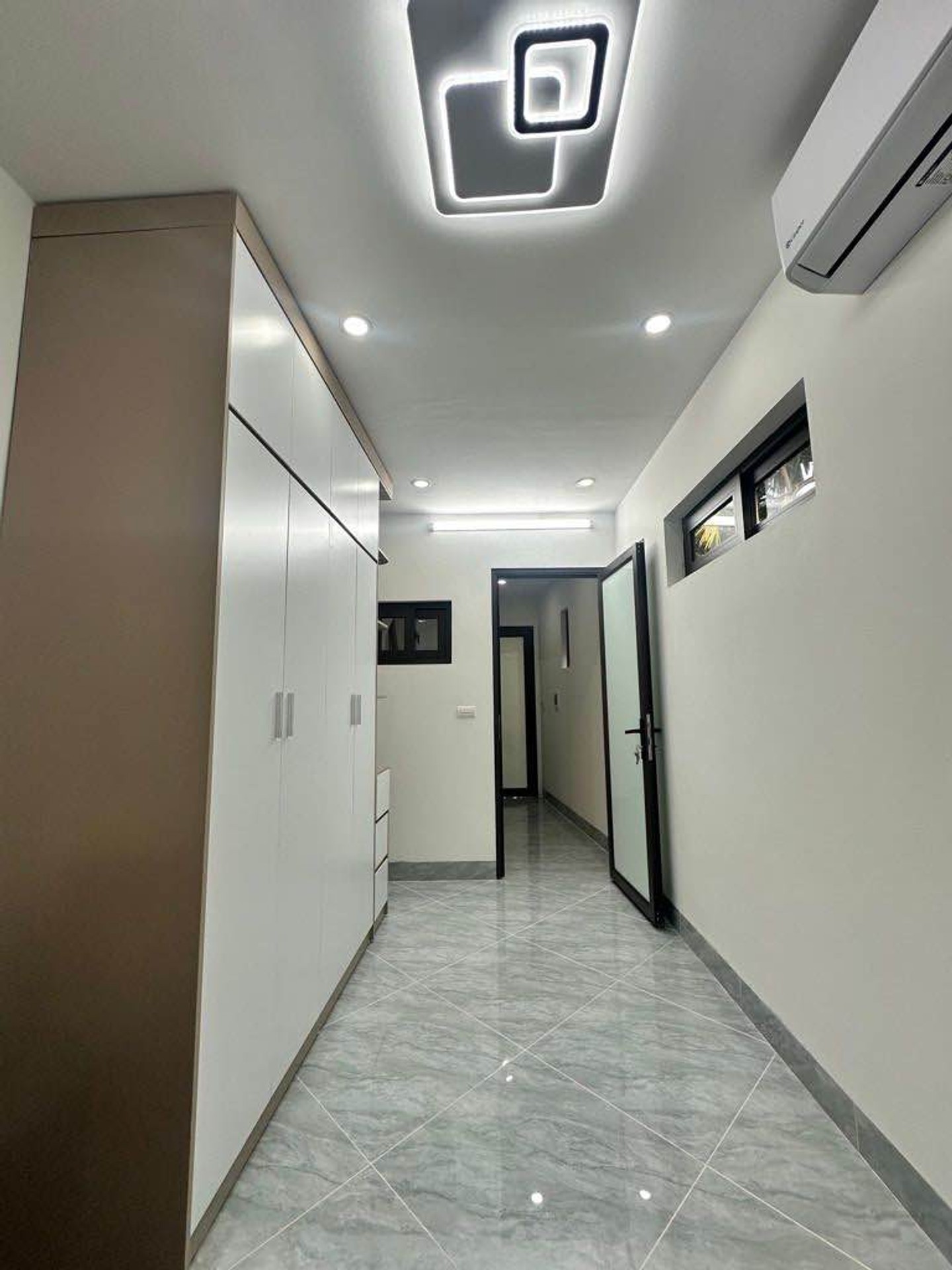 Bán nhà Ngõ Hoà Bình - diện tích 18m2 4 tầng - Nhà đẹp hiếm có - giá 3 tỷ