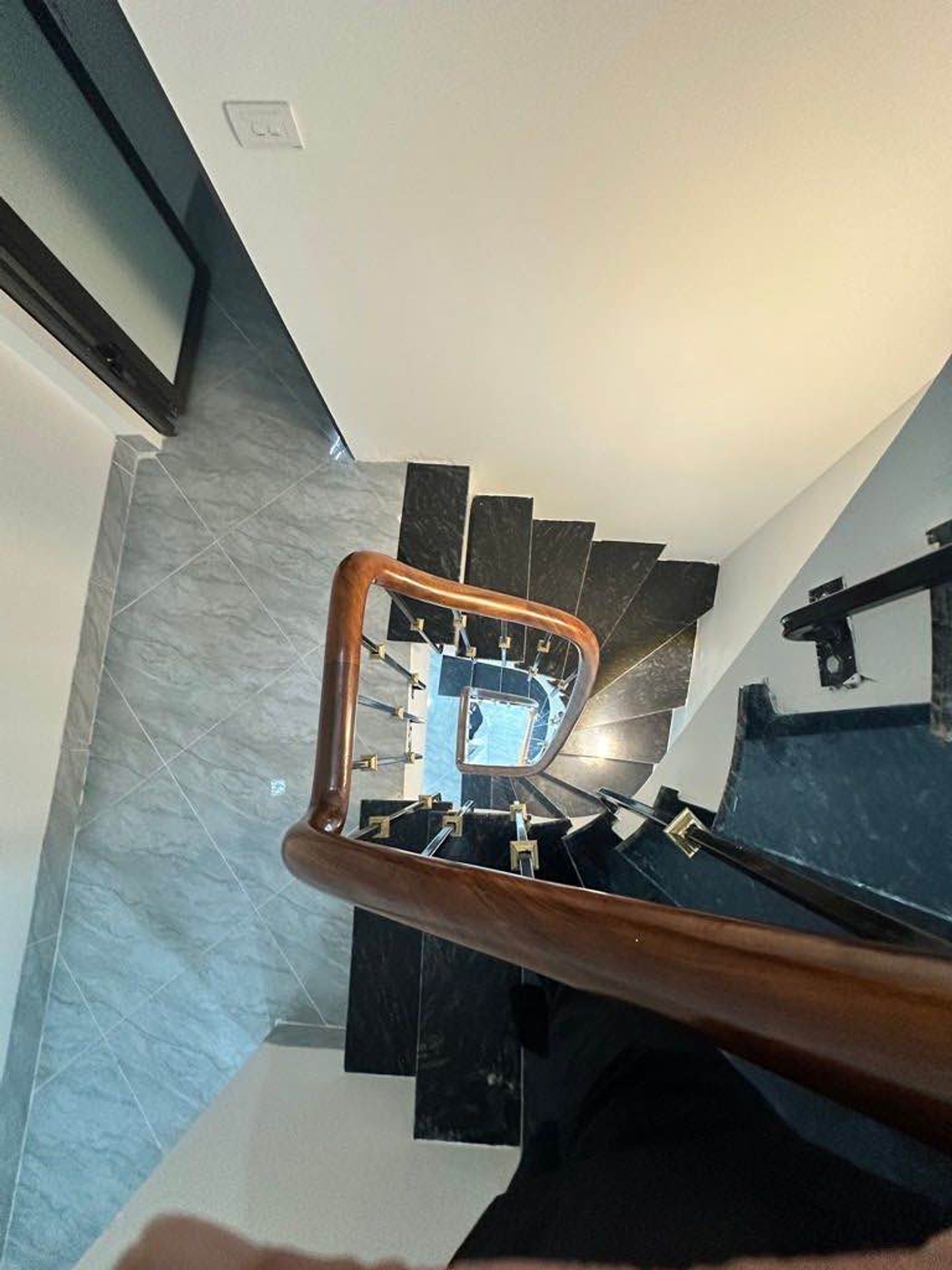 Bán nhà Ngõ Hoà Bình - diện tích 18m2 4 tầng - Nhà đẹp hiếm có - giá 3 tỷ