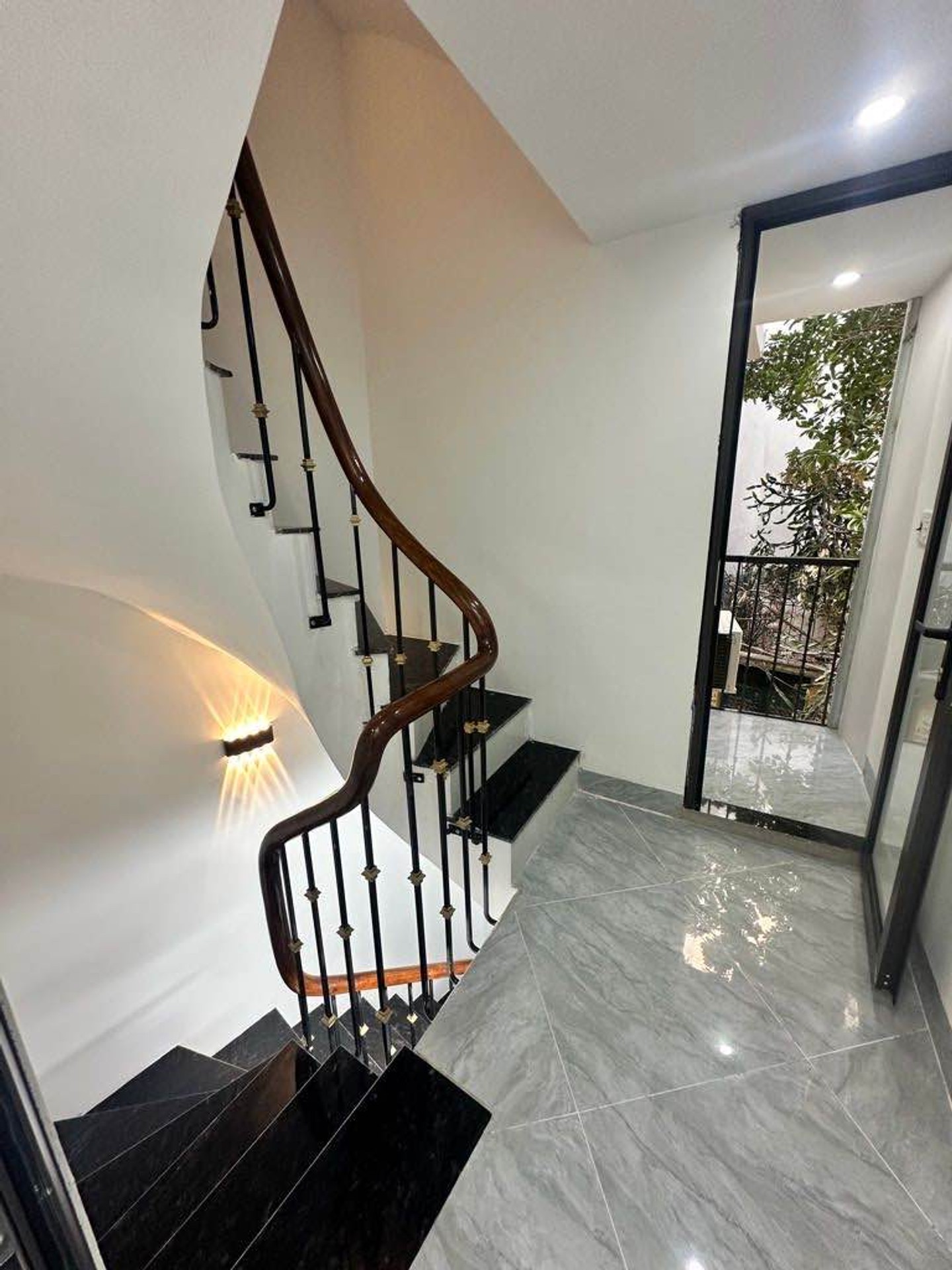 Bán nhà Ngõ Hoà Bình - diện tích 18m2 4 tầng - Nhà đẹp hiếm có - giá 3 tỷ
