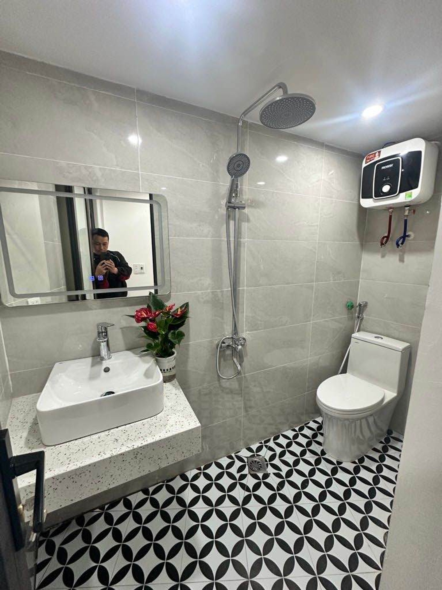 Bán nhà Ngõ Hoà Bình - diện tích 18m2 4 tầng - Nhà đẹp hiếm có - giá 3 tỷ