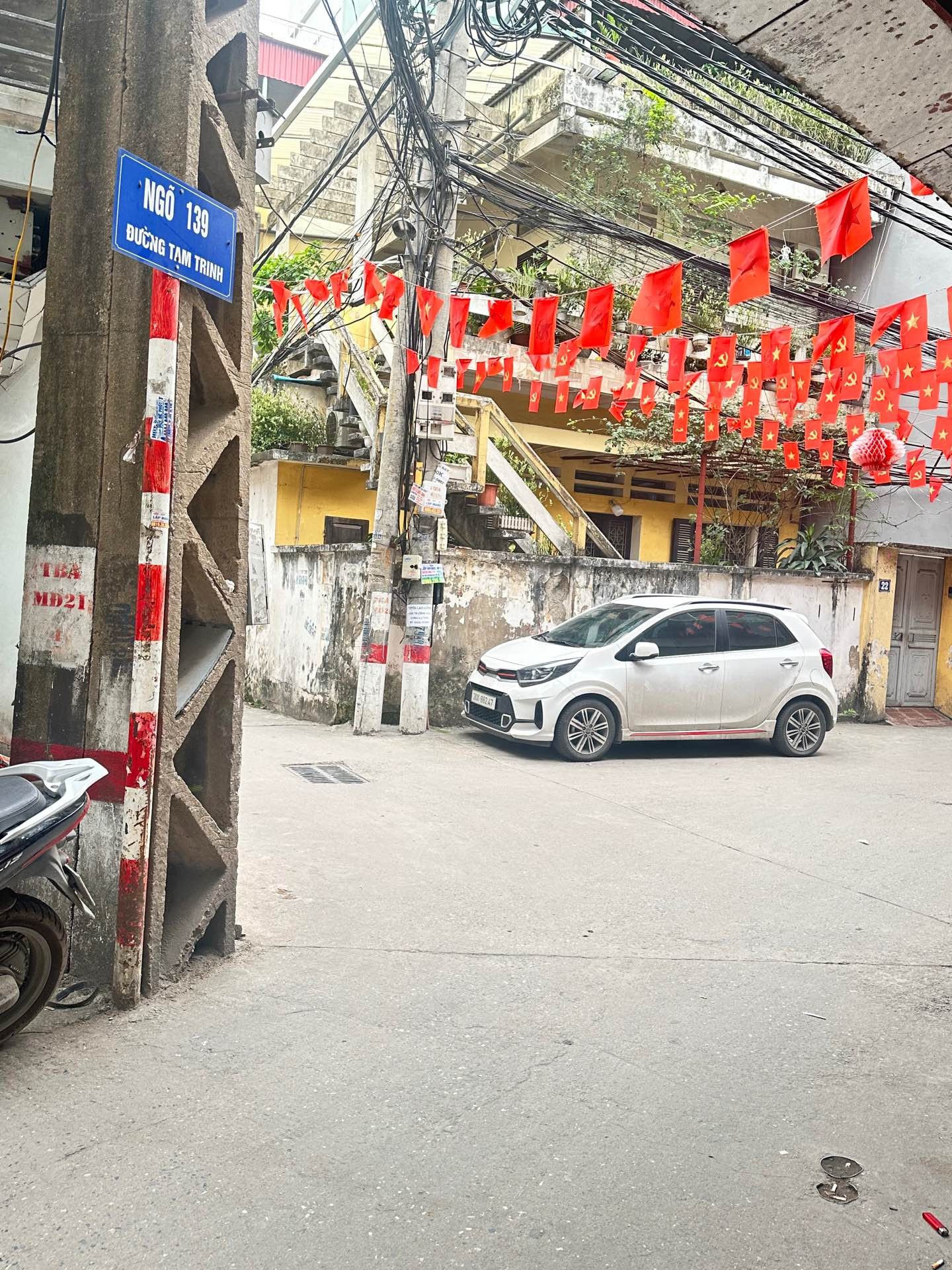 Bán nhà Tam Trinh - diện tích 78m2 3 tầng - Ô tô đỗ cách nhà 30m - giá 19 tỷ