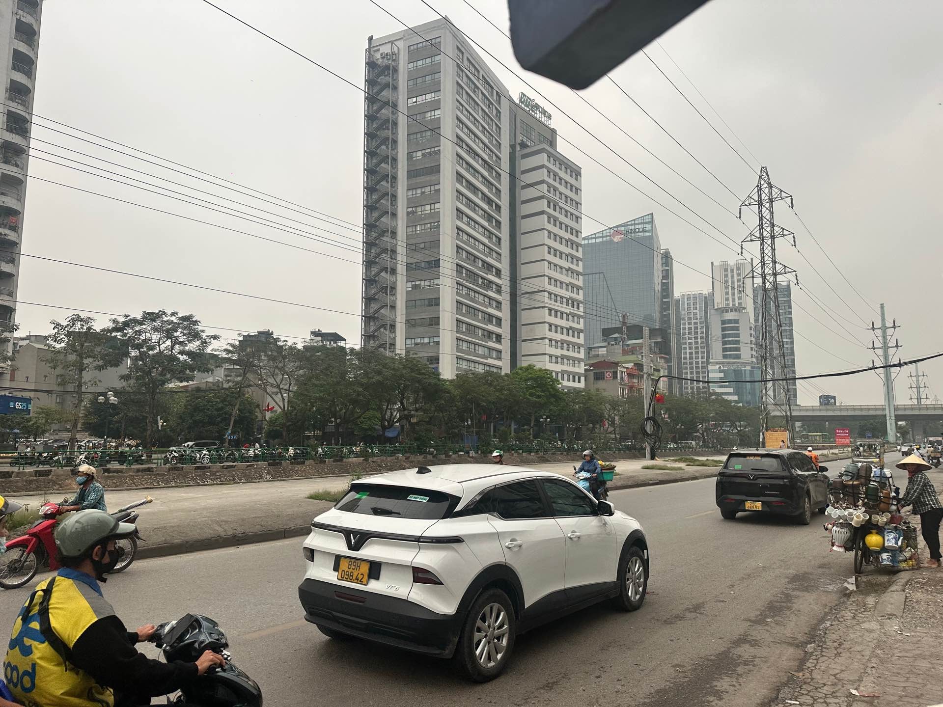 Bán nhà Tam Trinh - diện tích 78m2 3 tầng - Ô tô đỗ cách nhà 30m - giá 19 tỷ