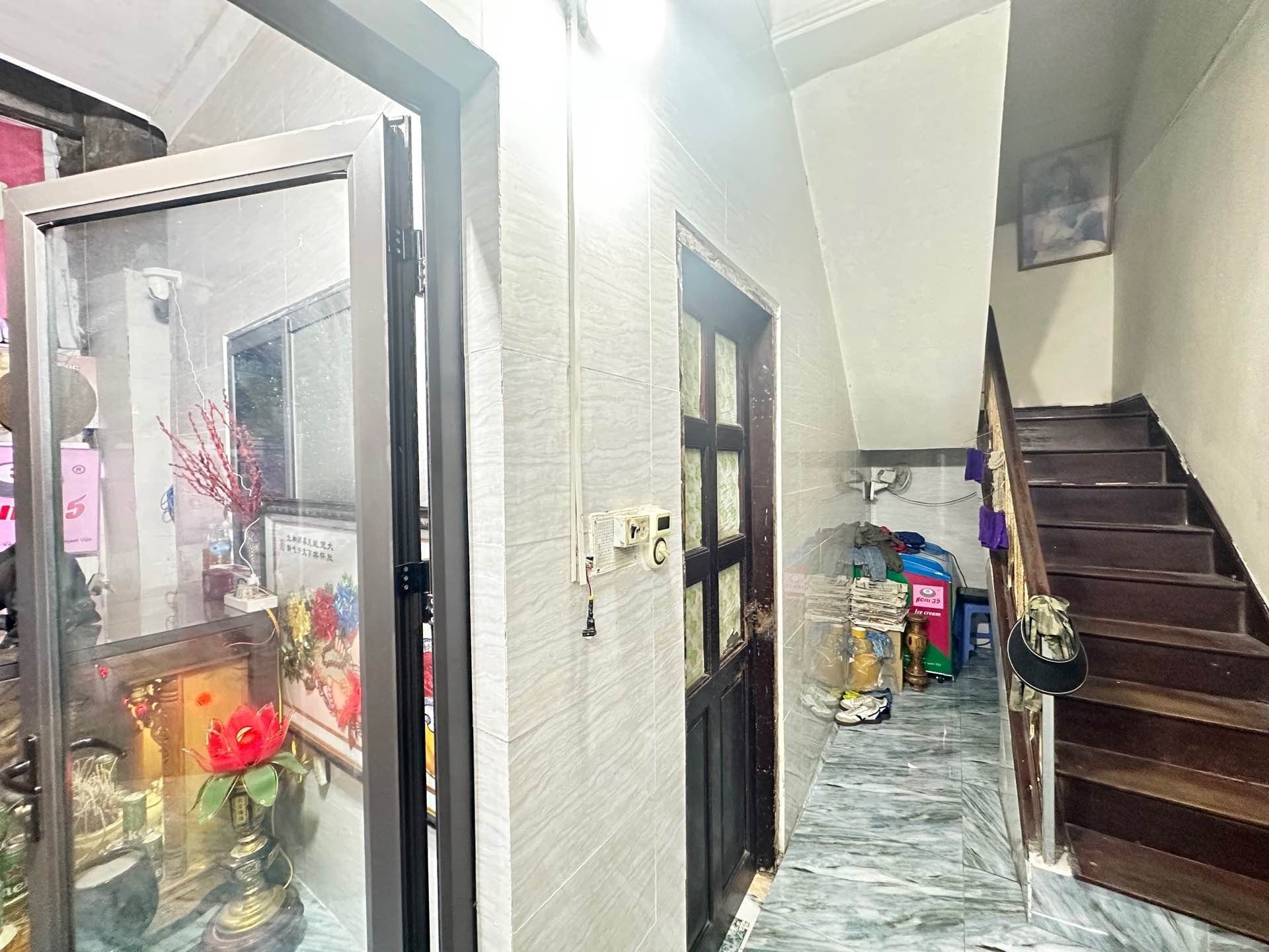 Bán nhà Tam Trinh - diện tích 78m2 3 tầng - Ô tô đỗ cách nhà 30m - giá 19 tỷ