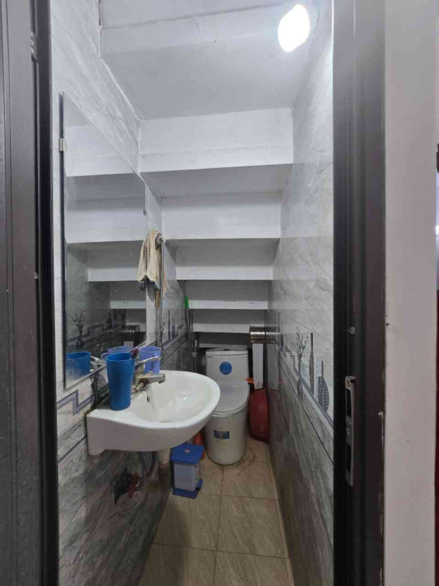 Bán nhà Lĩnh Nam - diện tích 25m2 4 tầng - gần ô tô - giá 2,9 tỷ