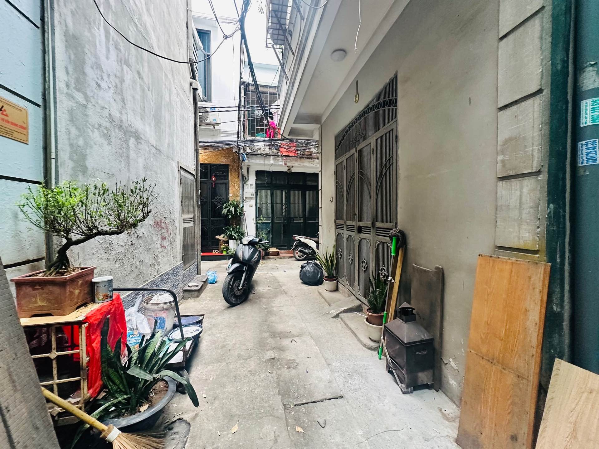 Bán nhà Lạc Trung - diện tích 73m2 2 tầng - Ngõ thông - giá 15 tỷ