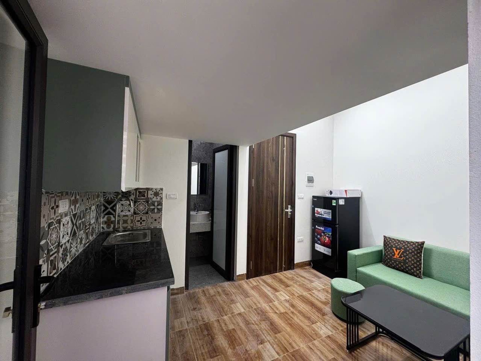 Bán nhà Bùi Ngọc Dương - diện tích 60m2 6 tầng - ô tô tránh - giá 15,2 tỷ