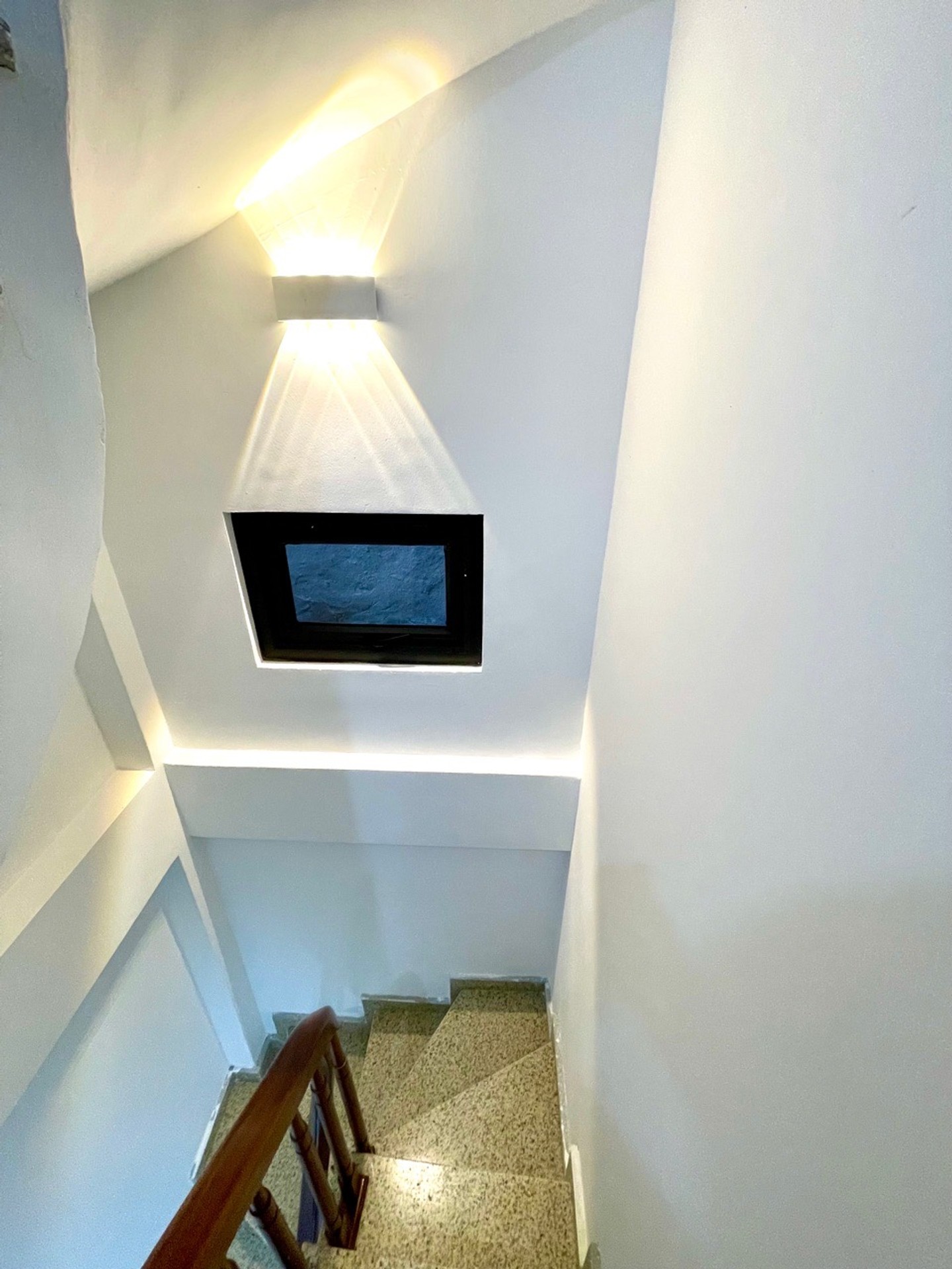 Bán nhà Bằng B - diện tích 52m2 5 tầng - Ô tô cách 10m - giá 13,8 tỷ