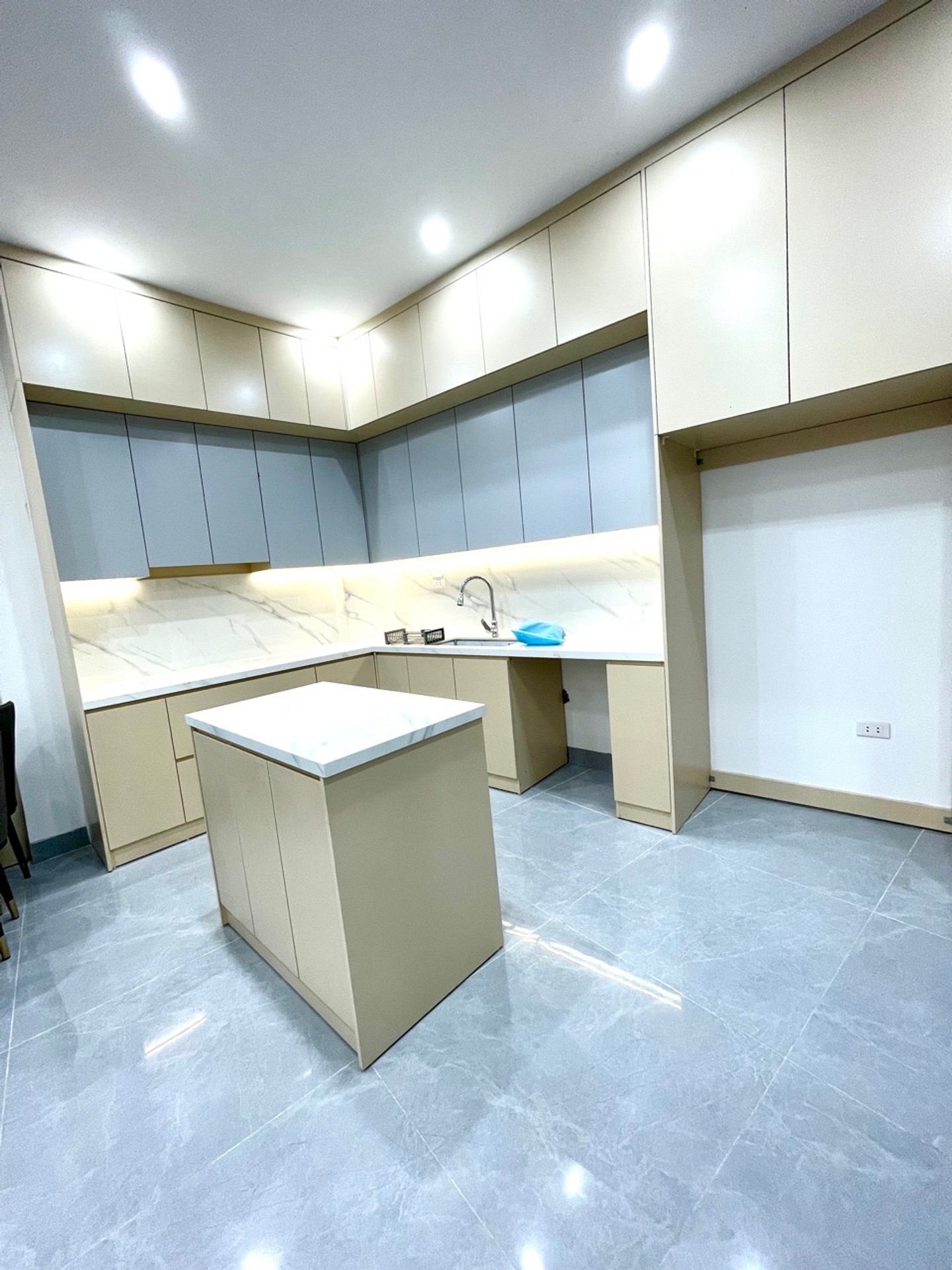 Bán nhà Bằng B - diện tích 52m2 5 tầng - Ô tô cách 10m - giá 13,8 tỷ