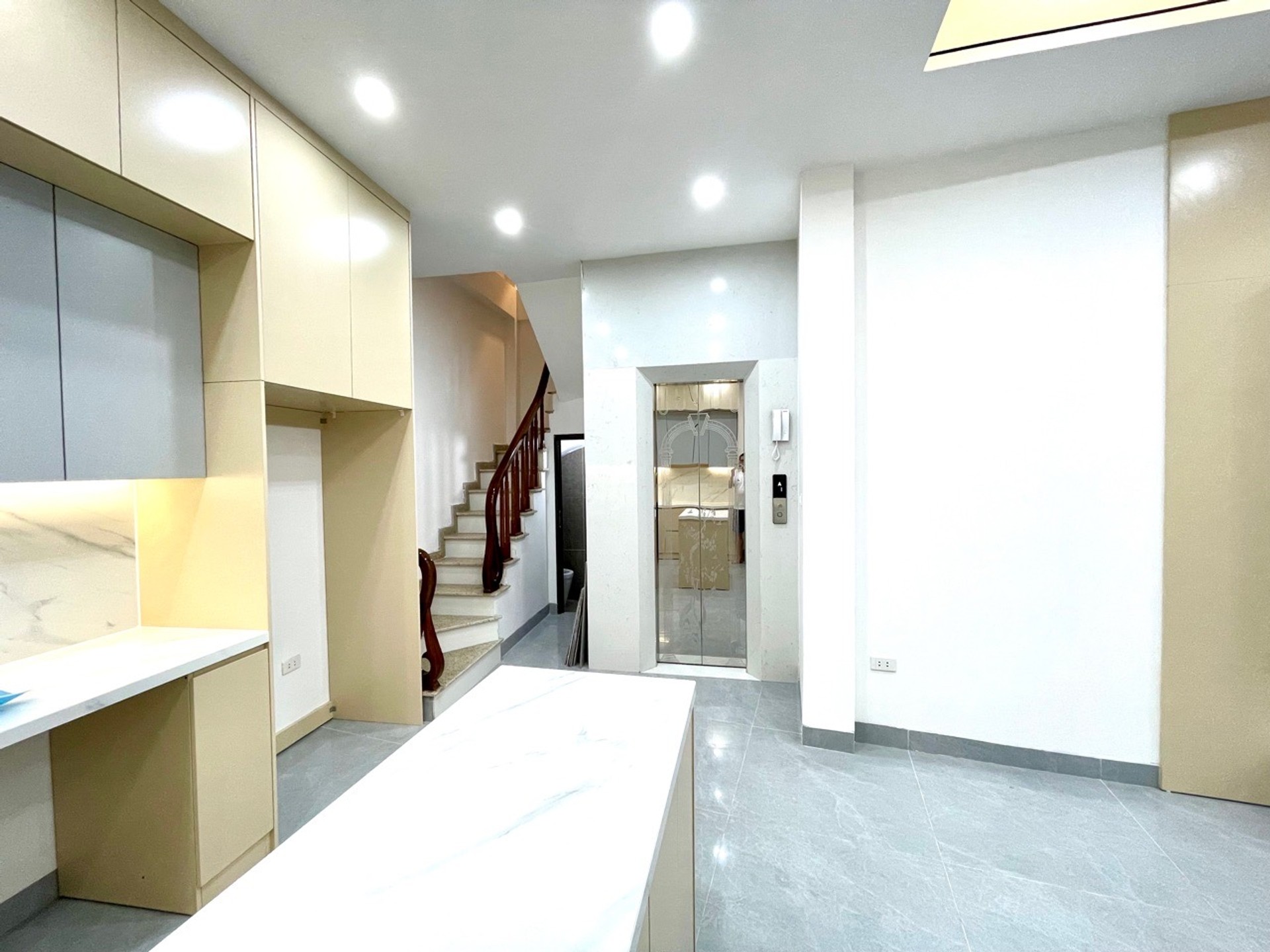 Bán nhà Bằng B - diện tích 52m2 5 tầng - Ô tô cách 10m - giá 13,8 tỷ