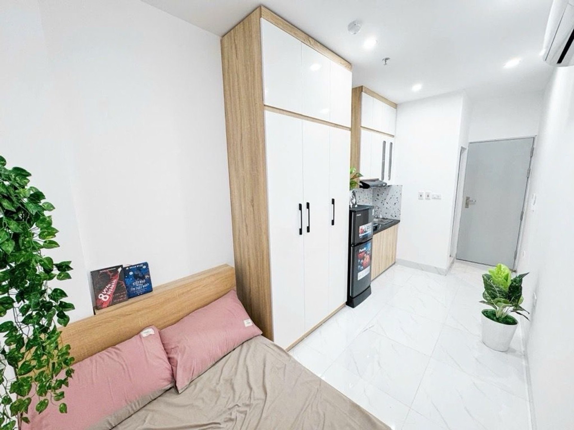 Bán nhà Bùi Xương Trạch - diện tích 77m2 7 tầng - Nhà đẹp hiếm có - giá 21,8 tỷ