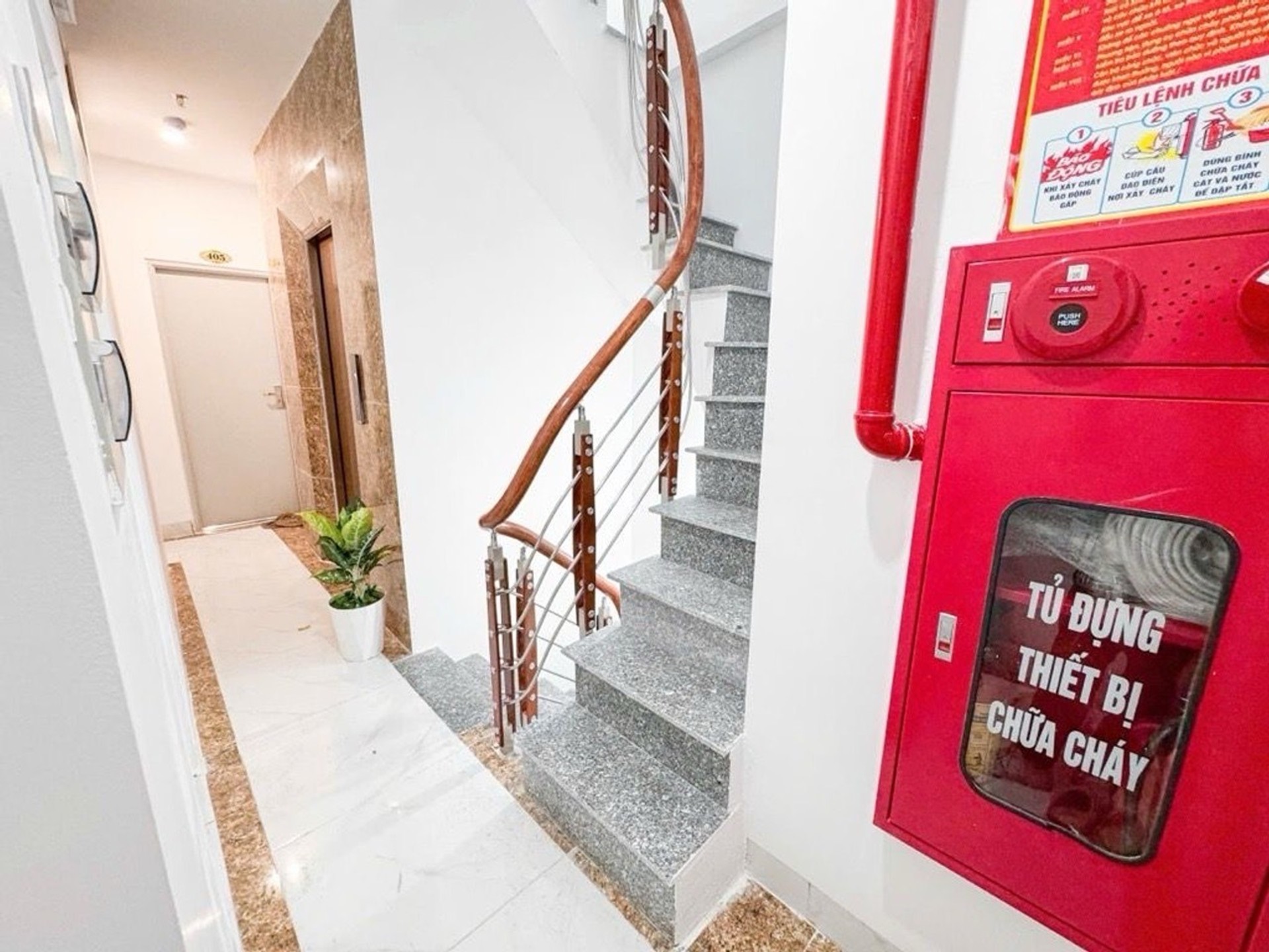 Bán nhà Bùi Xương Trạch - diện tích 77m2 7 tầng - Nhà đẹp hiếm có - giá 21,8 tỷ