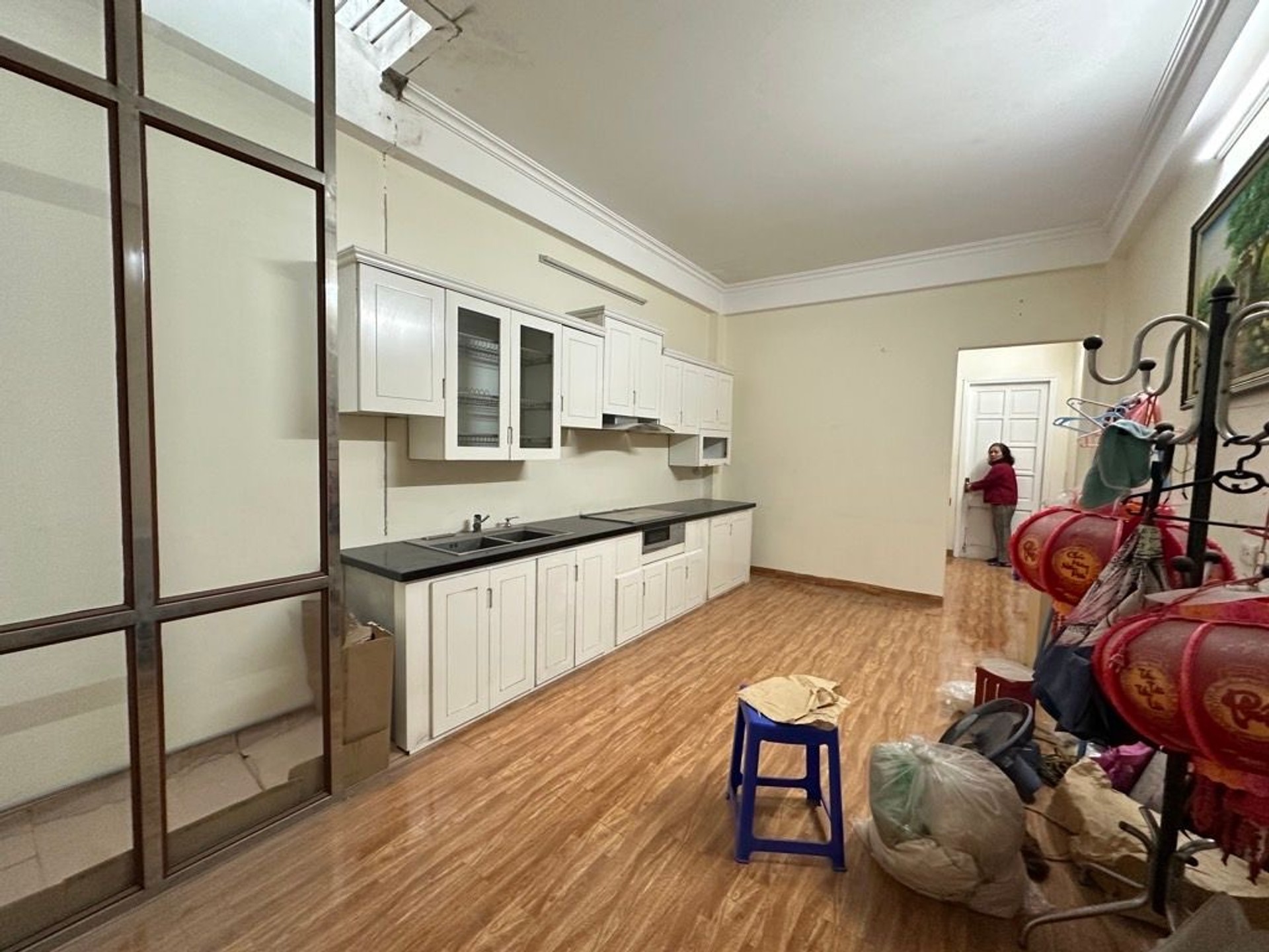 Bán nhà Vương Thừa Vũ - diện tích 70.4m2 6 tầng - Ô tô đỗ cửa - giá 35 tỷ