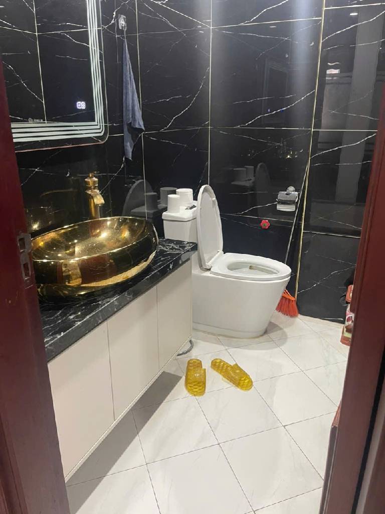 Bán nhà Trung Văn - diện tích 170m2 5 tầng - Lô góc, vỉa hè - giá 78,8 tỷ