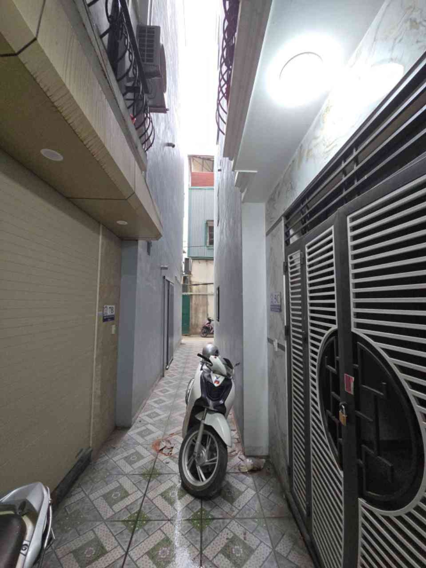 Bán nhà Lĩnh Nam - diện tích 34m2 5 tầng - gần ô tô tránh - giá 8,5 tỷ
