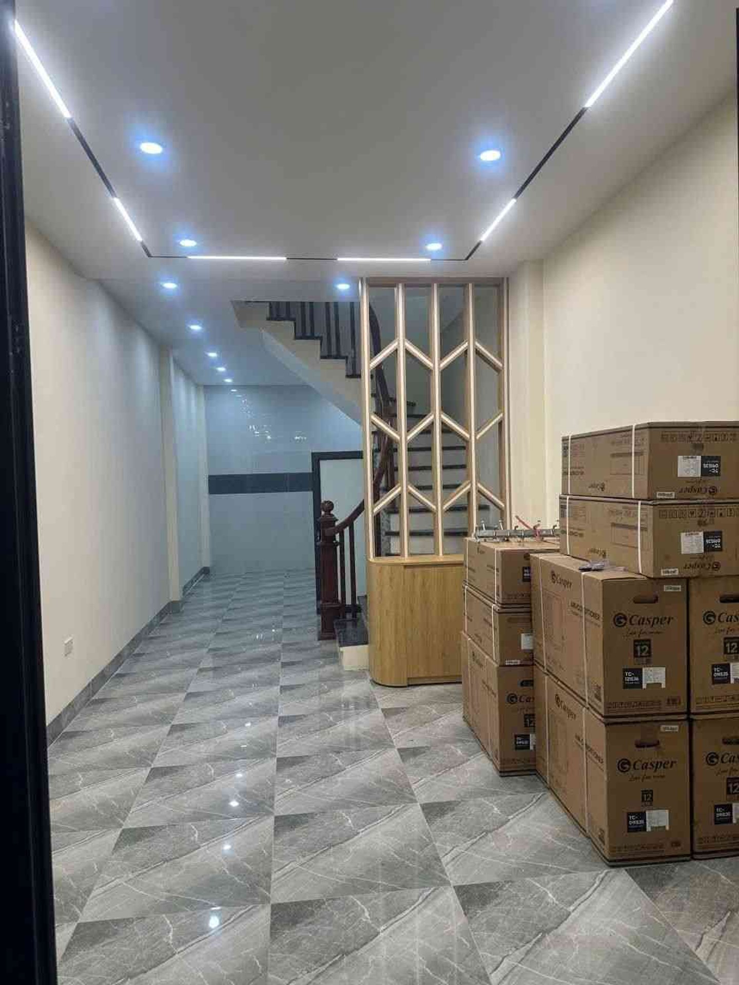 Bán nhà Lĩnh Nam - diện tích 34m2 5 tầng - gần ô tô tránh - giá 8,5 tỷ