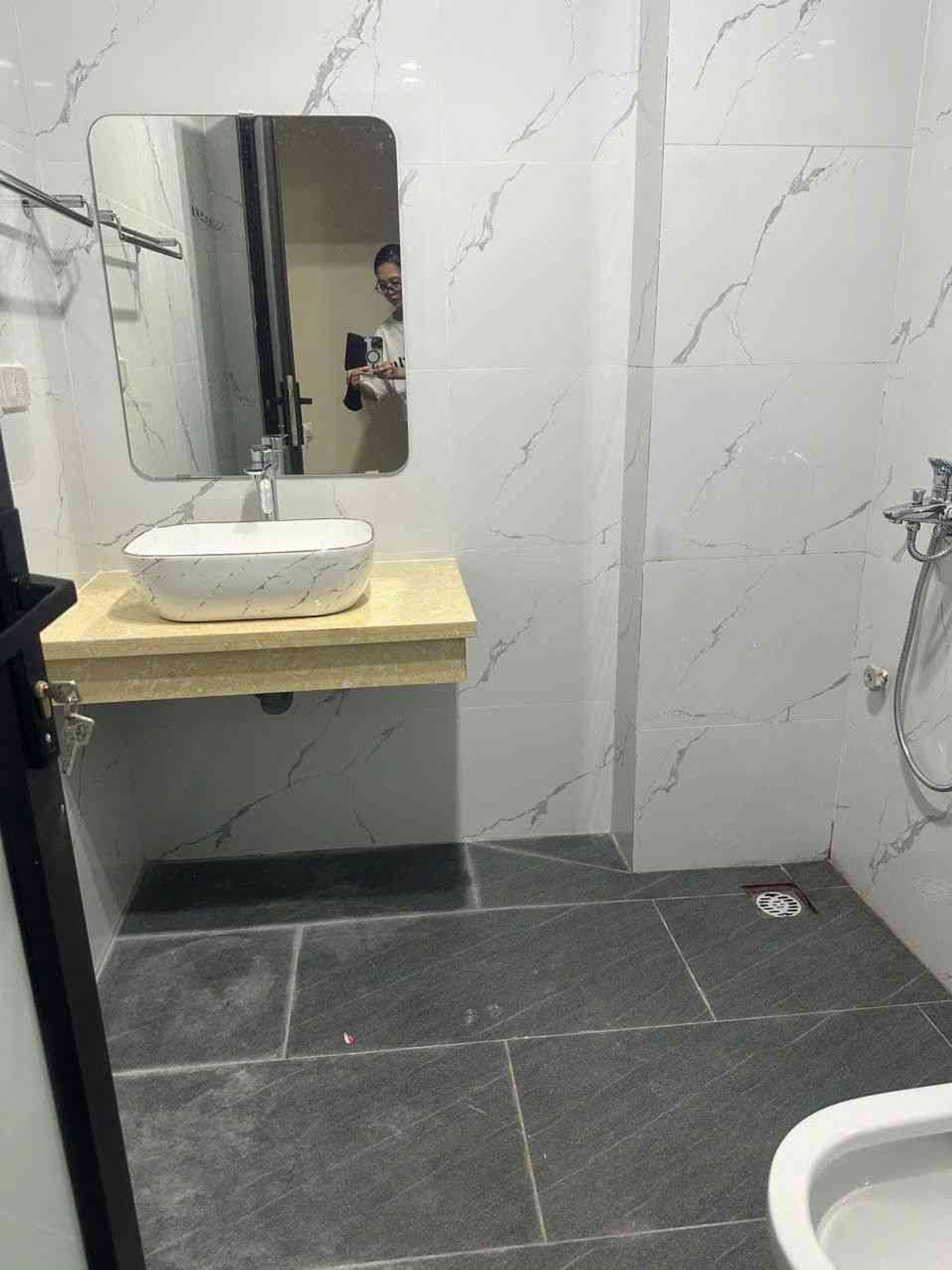 Bán nhà Lĩnh Nam - diện tích 34m2 5 tầng - gần ô tô tránh - giá 8,5 tỷ