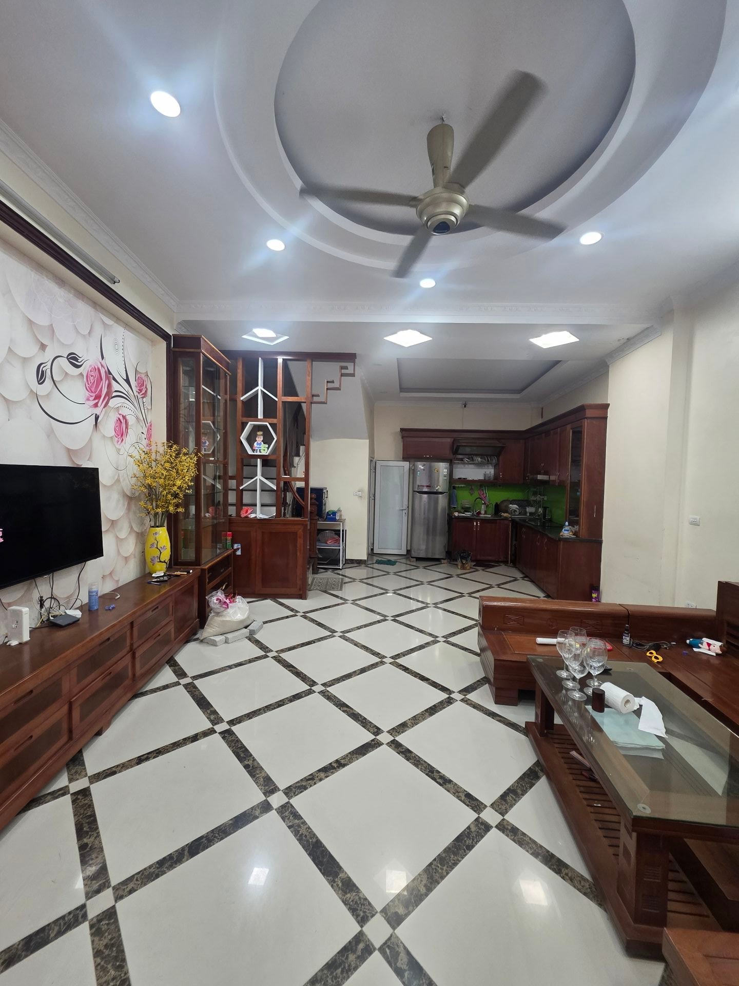Bán nhà Minh Khai - diện tích 43m2 5 tầng - Ô tô đỗ cửa - giá 12,5 tỷ