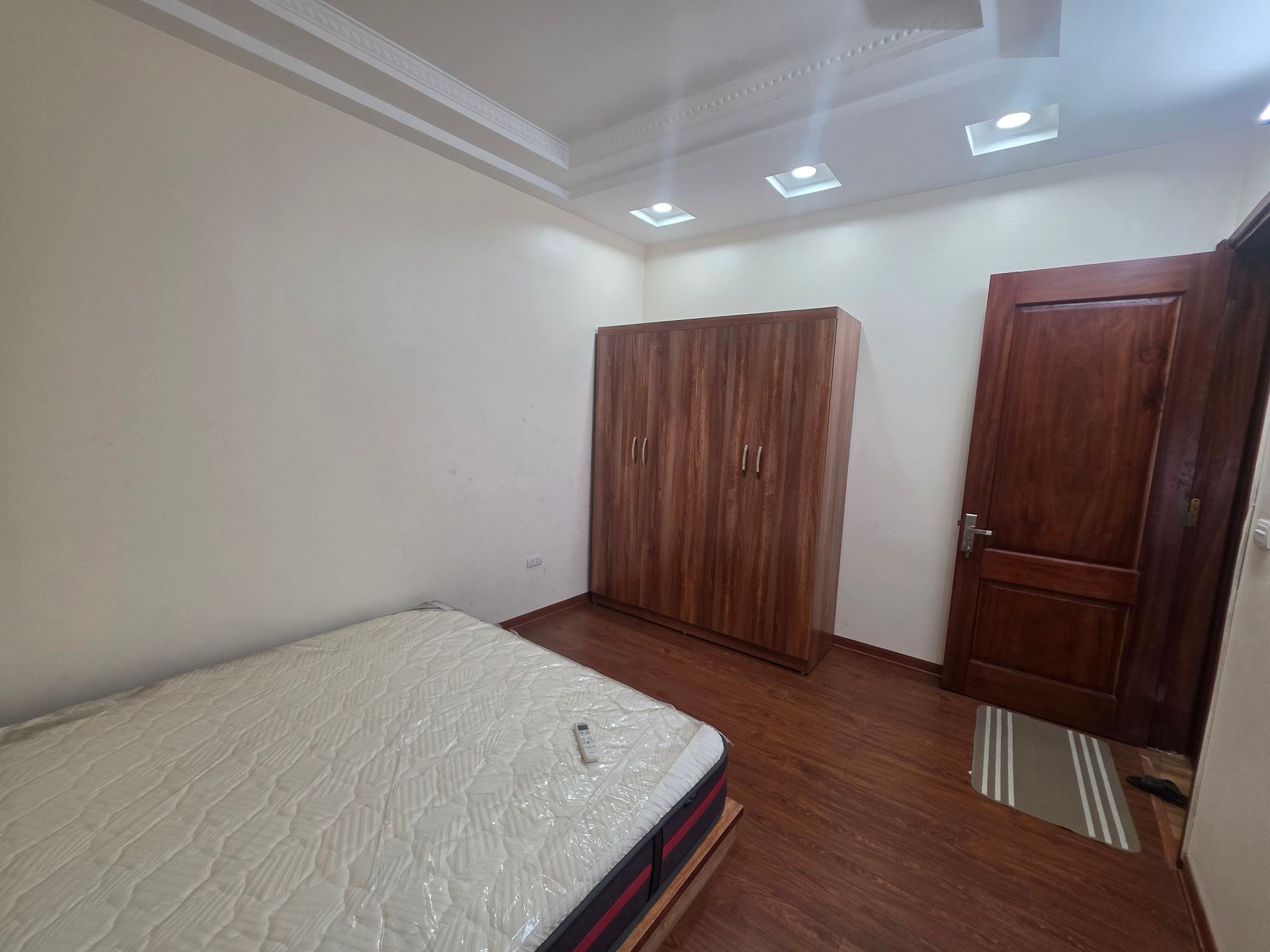Bán nhà Minh Khai - diện tích 43m2 5 tầng - Ô tô đỗ cửa - giá 12,5 tỷ