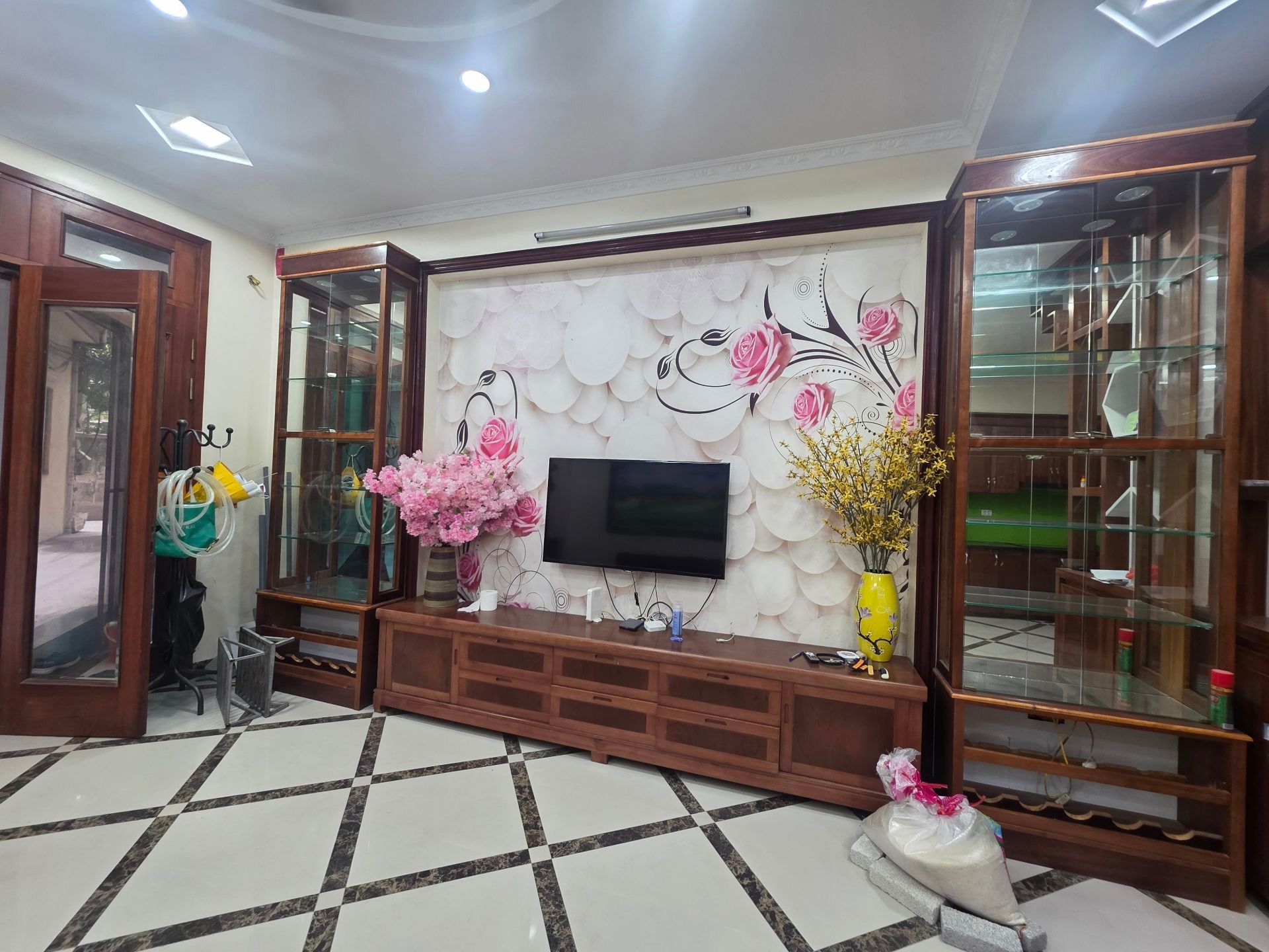 Bán nhà Minh Khai - diện tích 43m2 5 tầng - Ô tô đỗ cửa - giá 12,5 tỷ