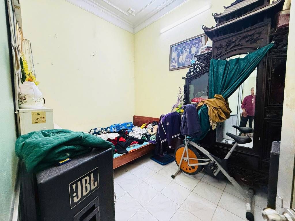 Bán nhà Bùi Xương Trạch - diện tích 76m2 3 tầng - Mặt phố kinh doanh sầm uất - giá 28,8 tỷ