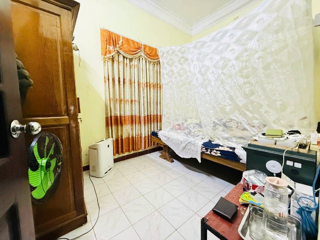 Bán nhà Bùi Xương Trạch - diện tích 76m2 3 tầng - Mặt phố kinh doanh sầm uất - giá 28,8 tỷ