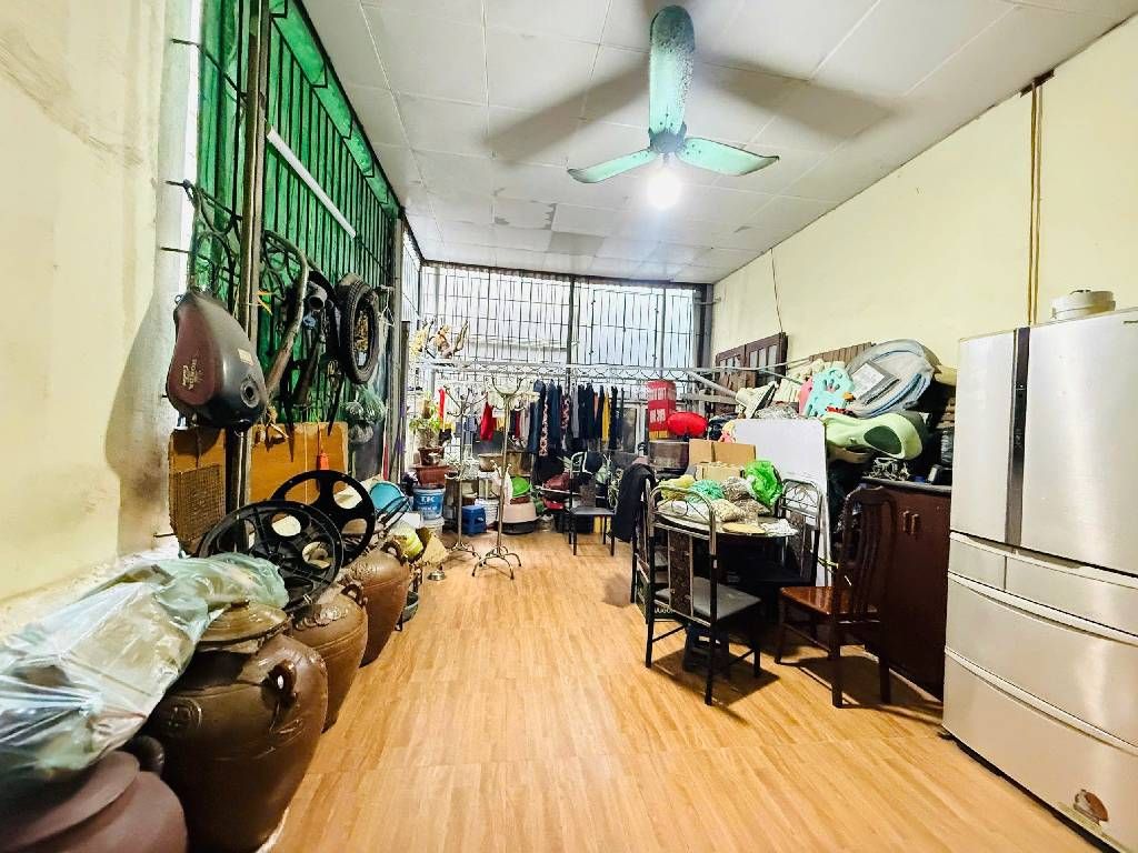 Bán nhà Bùi Xương Trạch - diện tích 76m2 3 tầng - Mặt phố kinh doanh sầm uất - giá 28,8 tỷ