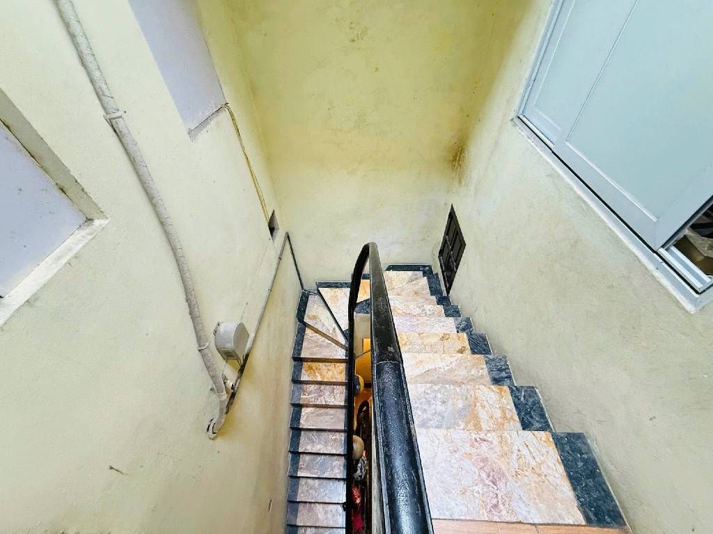 Bán nhà Bùi Xương Trạch - diện tích 76m2 3 tầng - Mặt phố kinh doanh sầm uất - giá 28,8 tỷ