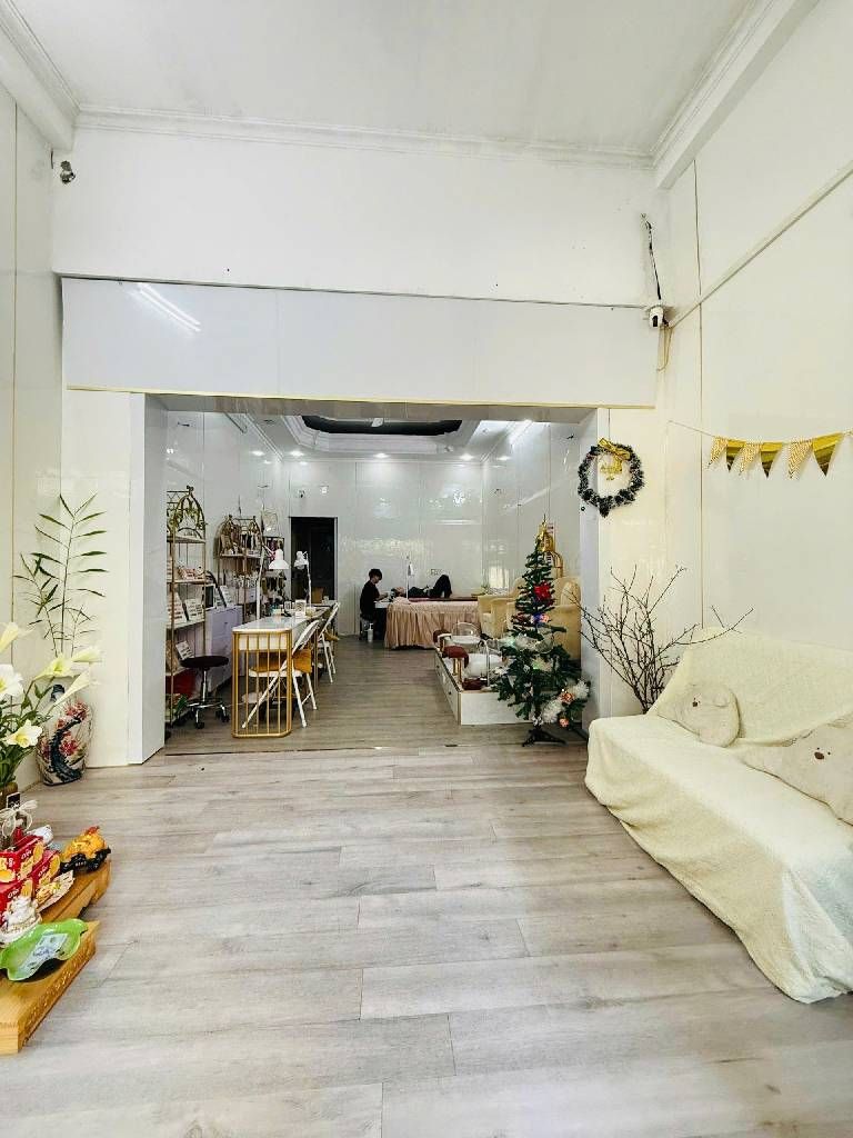 Bán nhà Bùi Xương Trạch - diện tích 76m2 3 tầng - Mặt phố kinh doanh sầm uất - giá 28,8 tỷ