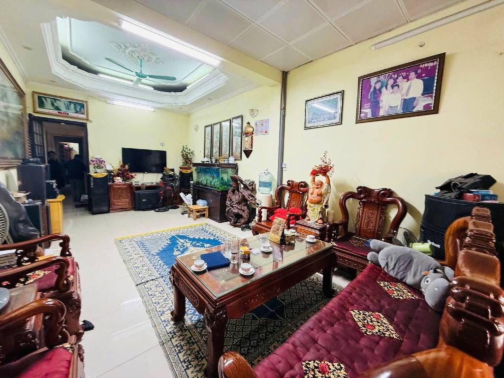 Bán nhà Bùi Xương Trạch - diện tích 76m2 3 tầng - Mặt phố kinh doanh sầm uất - giá 28,8 tỷ