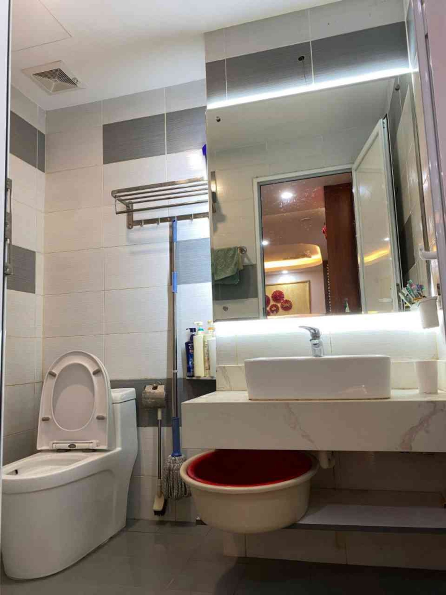 Bán nhà Tòa Bắc Rice City Linh Đàm - diện tích 62m2 20 tầng - thiết kế hiện đại 2 ngủ 2 wc - giá 5,2 tỷ
