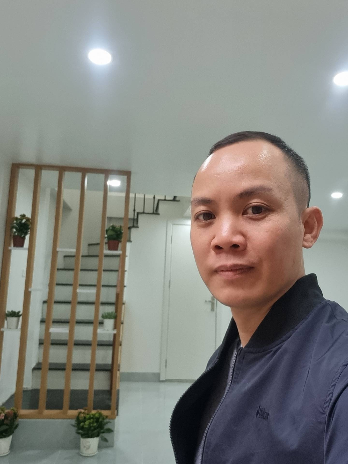 Bán nhà Giáp Bát - diện tích 32m2 5 tầng - ô tô đỗ cửa - giá 12,8 tỷ