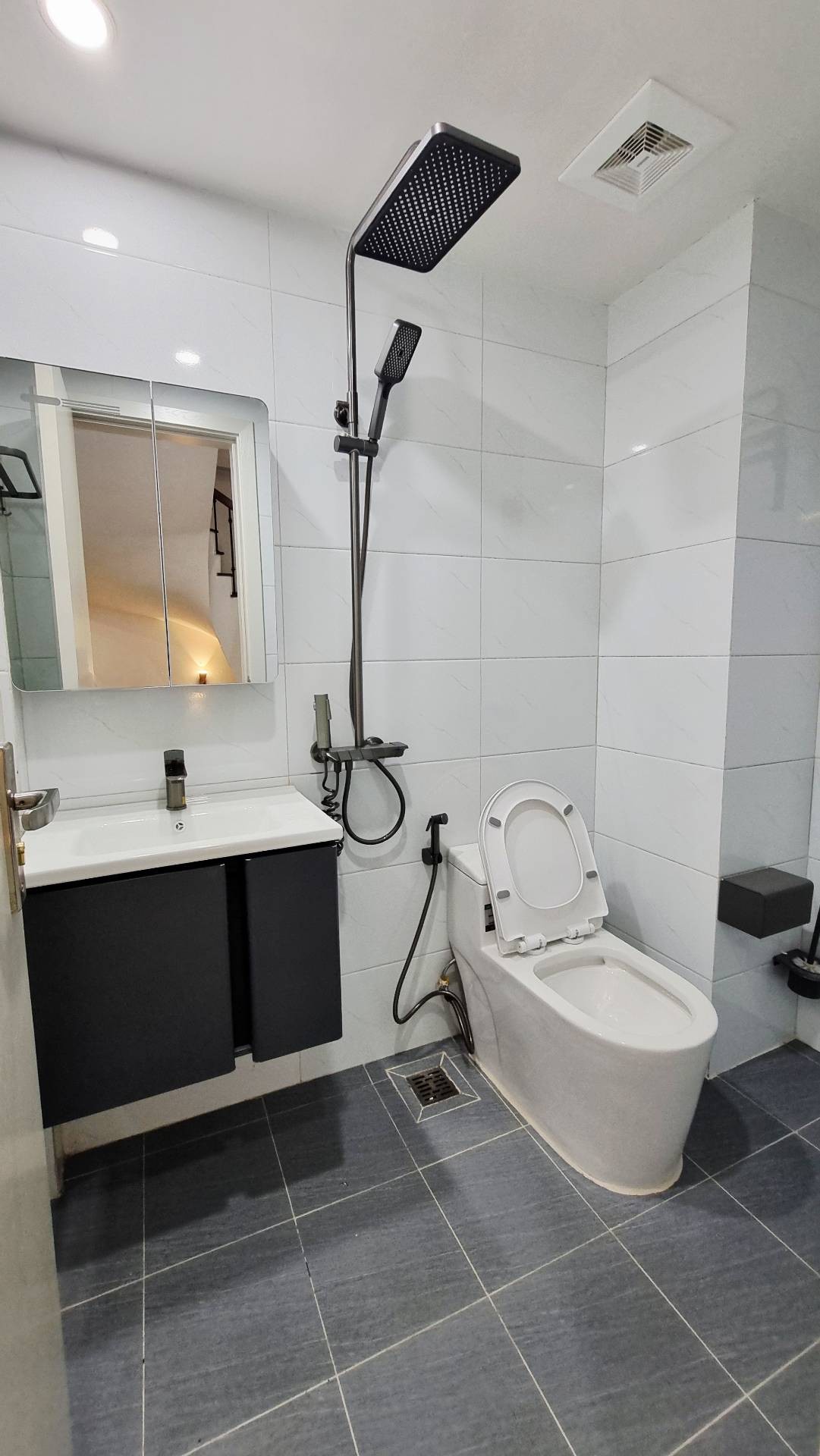 Bán nhà Giáp Bát - diện tích 32m2 5 tầng - ô tô đỗ cửa - giá 12,8 tỷ