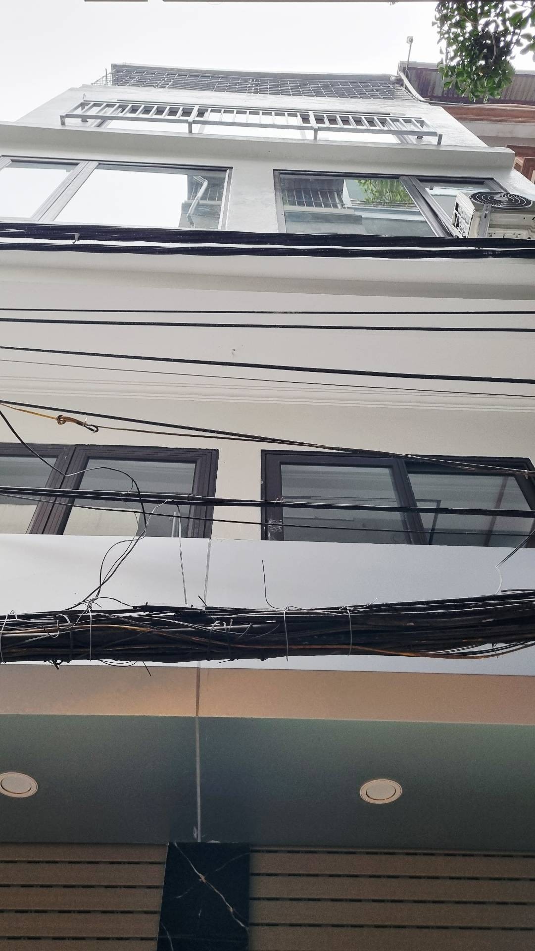 Bán nhà Giáp Bát - diện tích 32m2 5 tầng - ô tô đỗ cửa - giá 12,8 tỷ
